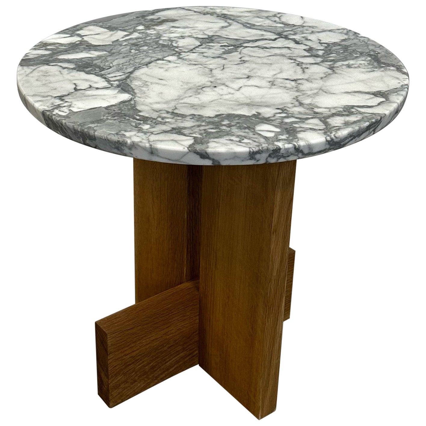 Tavolino Axel in marmo Arabescato e Oak White di Mary Ratcliffe Studio