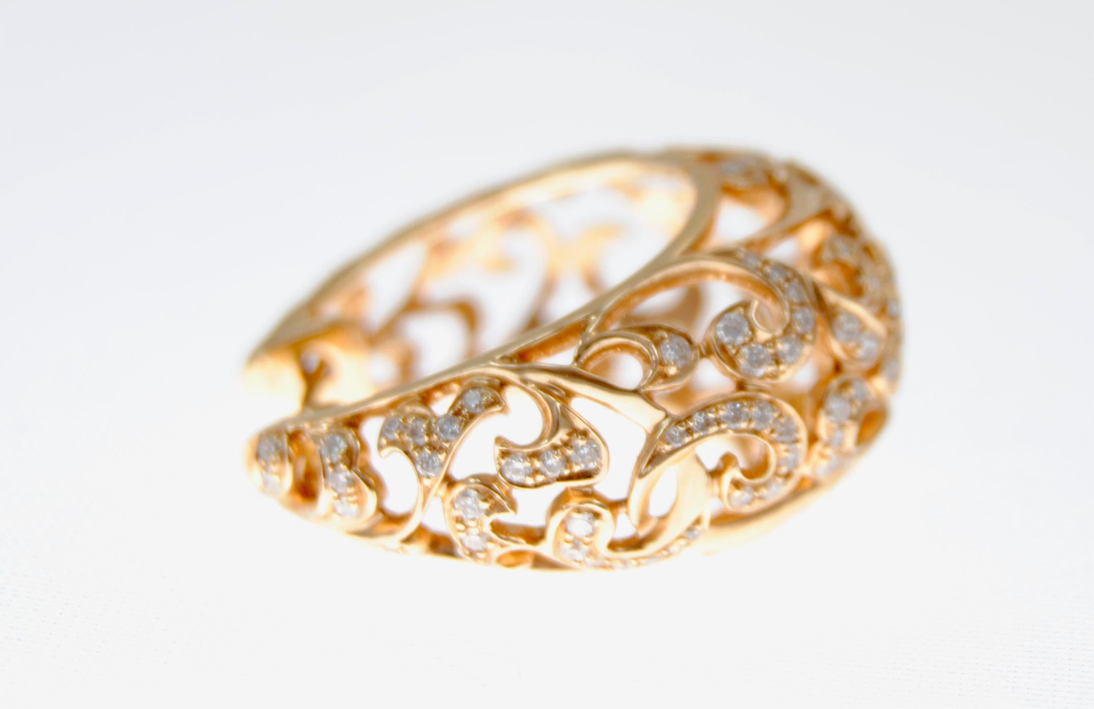 Pomellato Style arabesque collection in 18kt 
Beautiful craftmanship at very interesting price
