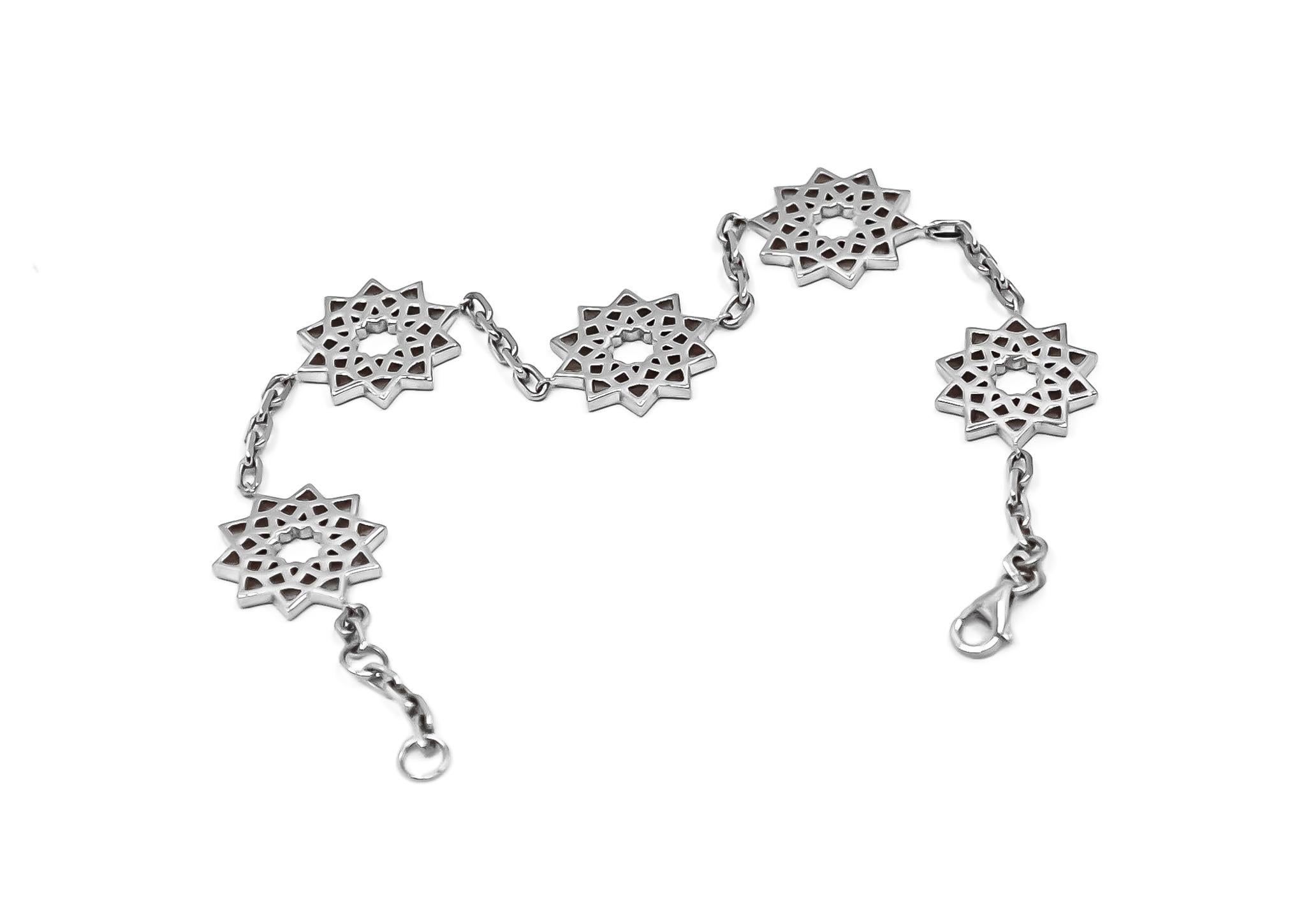 Arabesque Deco Andalusian Style Five Motif Bracelet in Platinum In New Condition For Sale In Dubai, AE