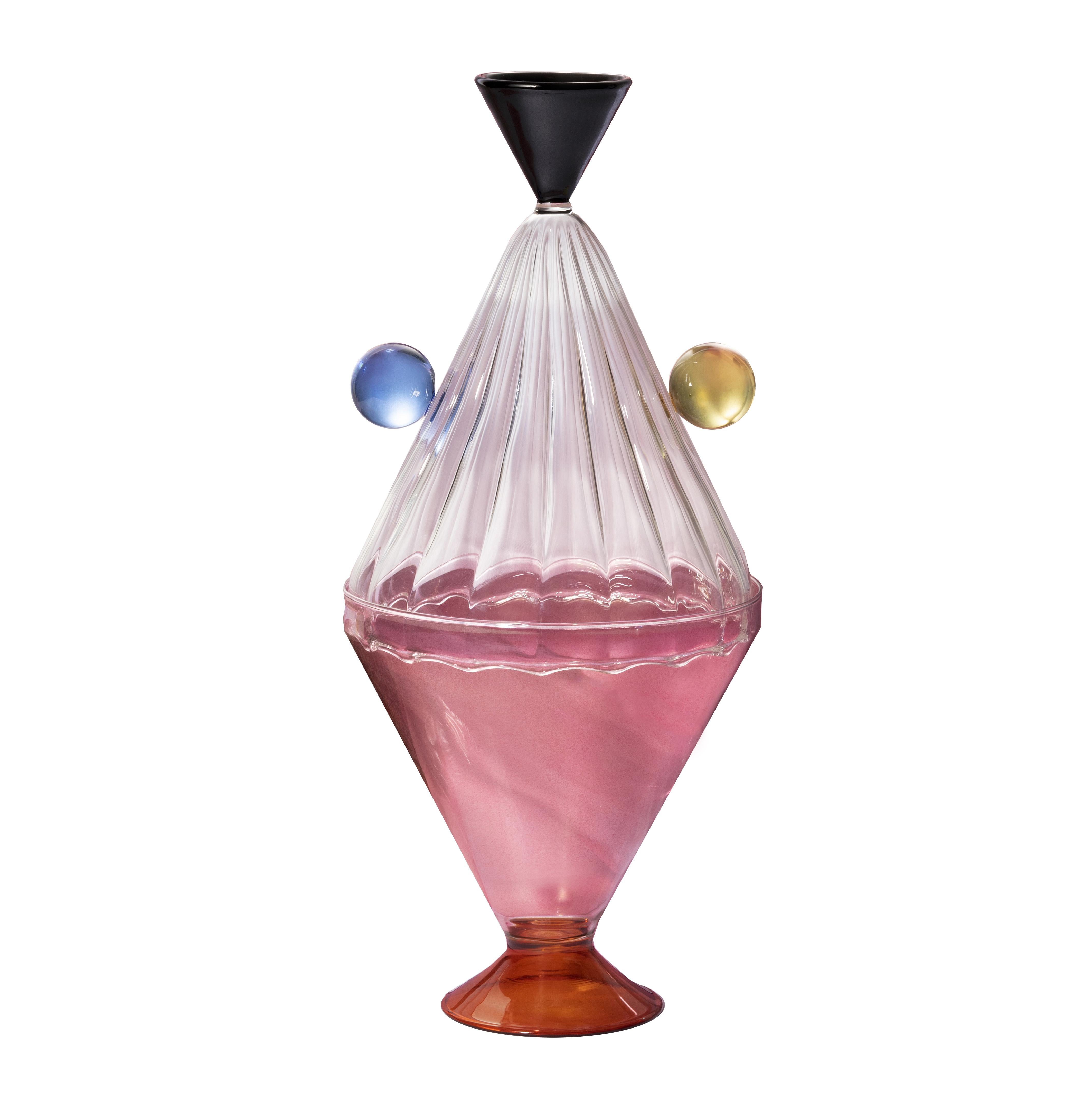 Arabesque 05 glass vase by Serena Confalonieri
Dimensions: D 15 cm x H 33 cm
Materials: Hand blown borosilicate glass
Glass colors: Transparent, pink, amber, yellow, light blue, black

Hand blown borosilicate glass vase.

Serena Confalonieri