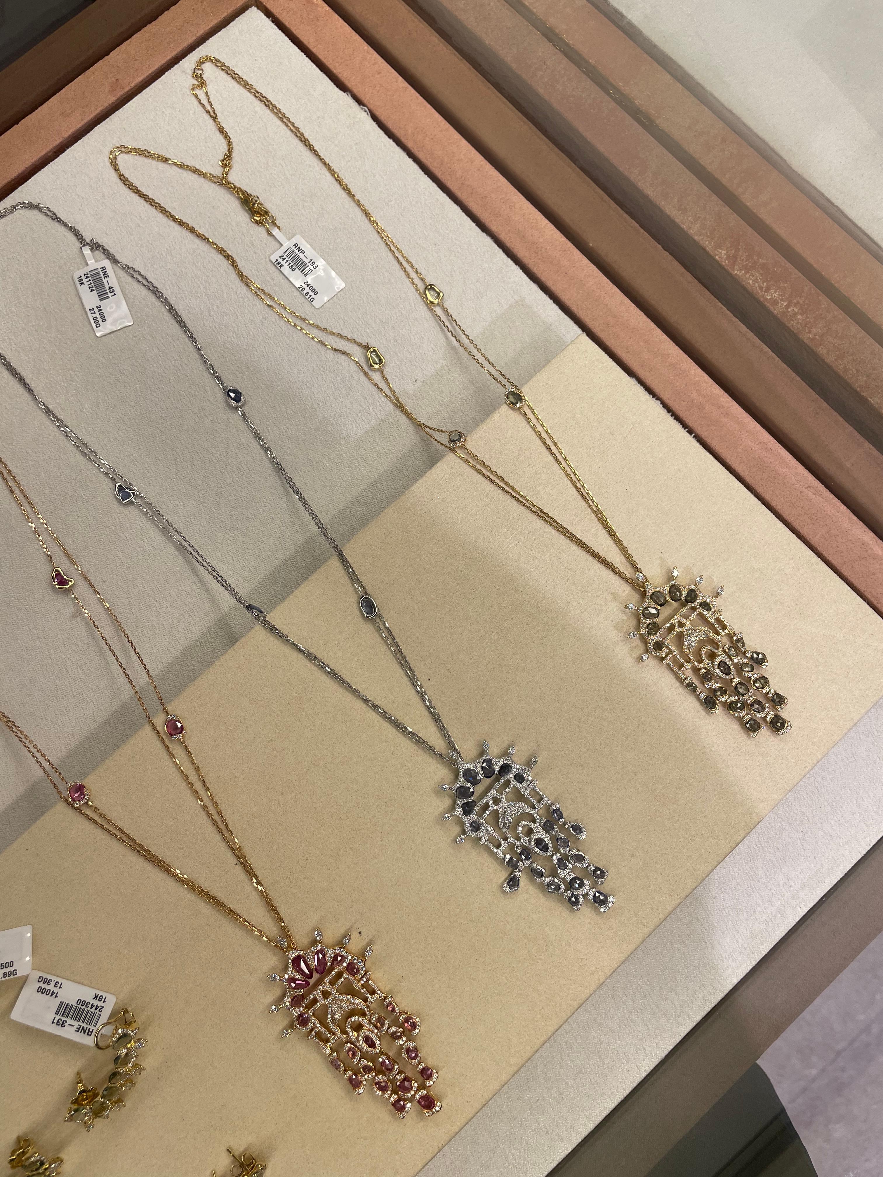 Arabesque Pendant Necklace in 18K Rose Gold with Pink Sapphires and Diamonds In New Condition For Sale In Abu Dhabi, Abu Dhabi