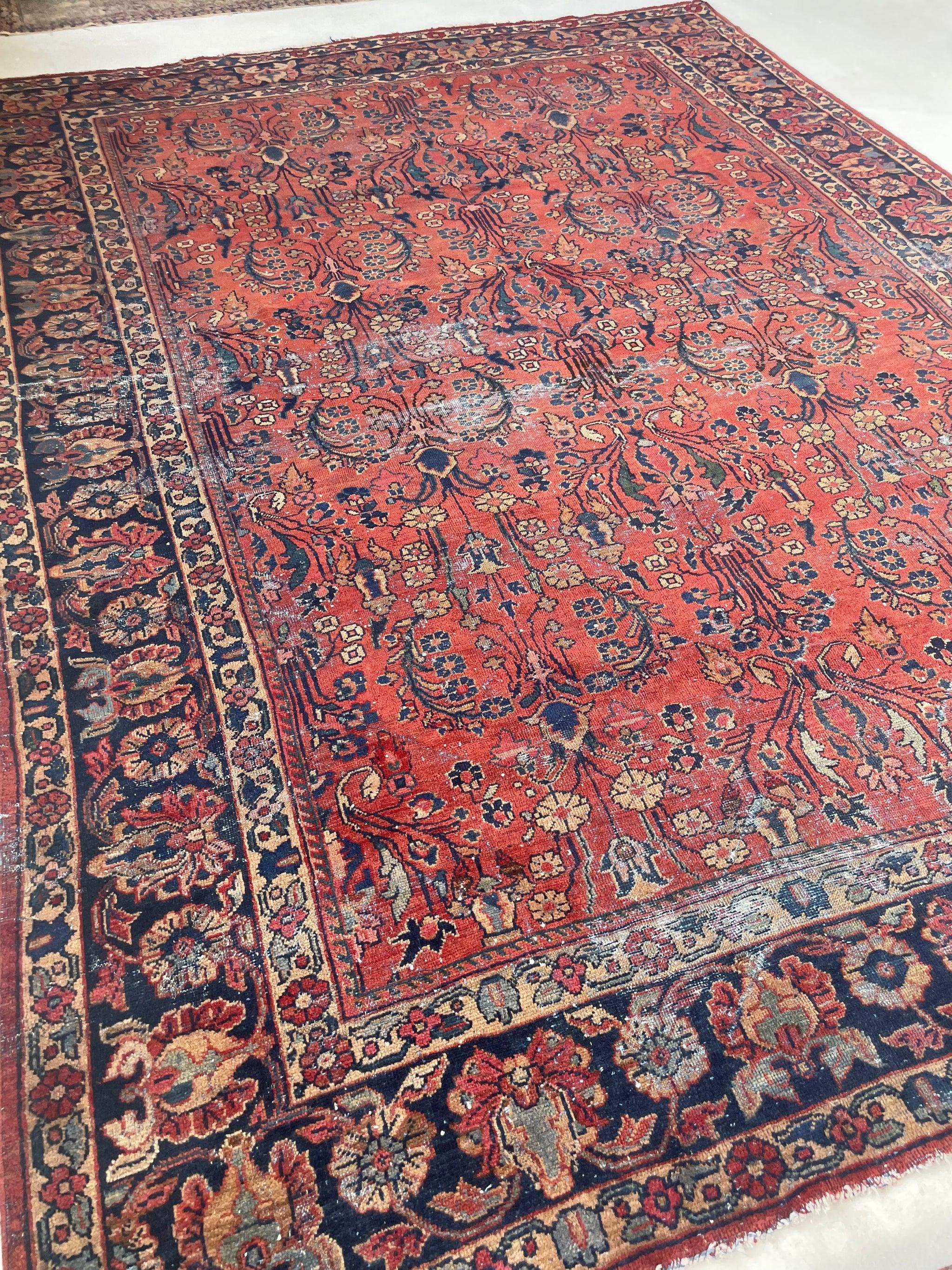 Tapis Arabesque Vines in Rich Rusty-Berry and Muddy Peacock Blues, c.1930-40's. Bon état - En vente à Milwaukee, WI