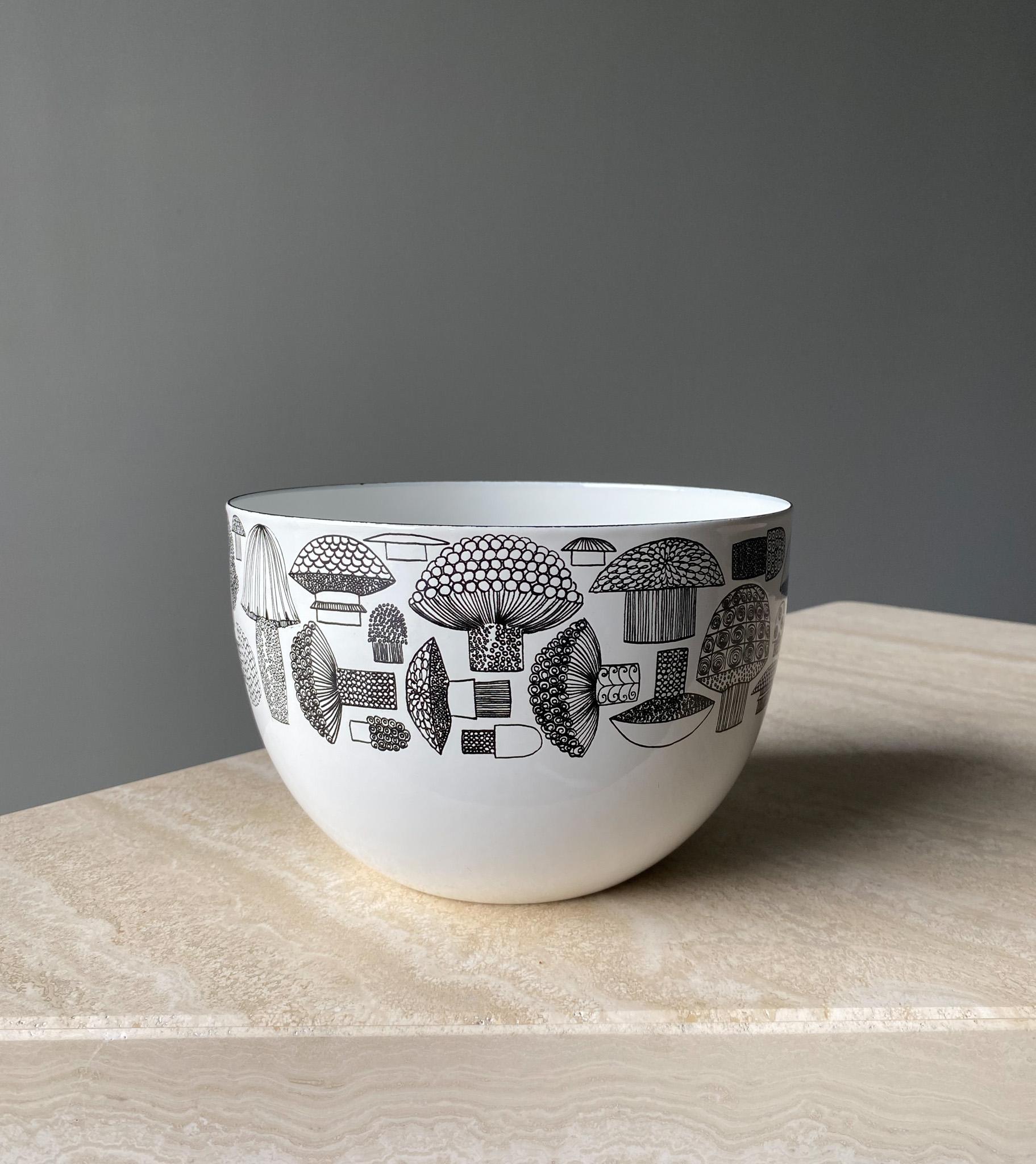 Arabia Enamelware Bowl, Tatti Mushroom Pattern by Esteri Tomula, Kaj Franck.
