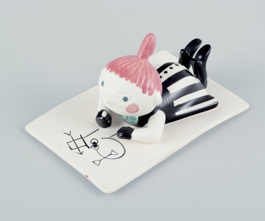 Arabia of Finland. Figure der „Little My“ der Moomins aus handbemalter Keramik (Finnisch) im Angebot