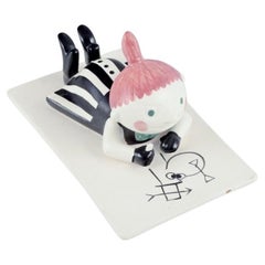 Arabia of Finland. Statuetta di "Little My" dei Moomins in ceramica dipinta a mano