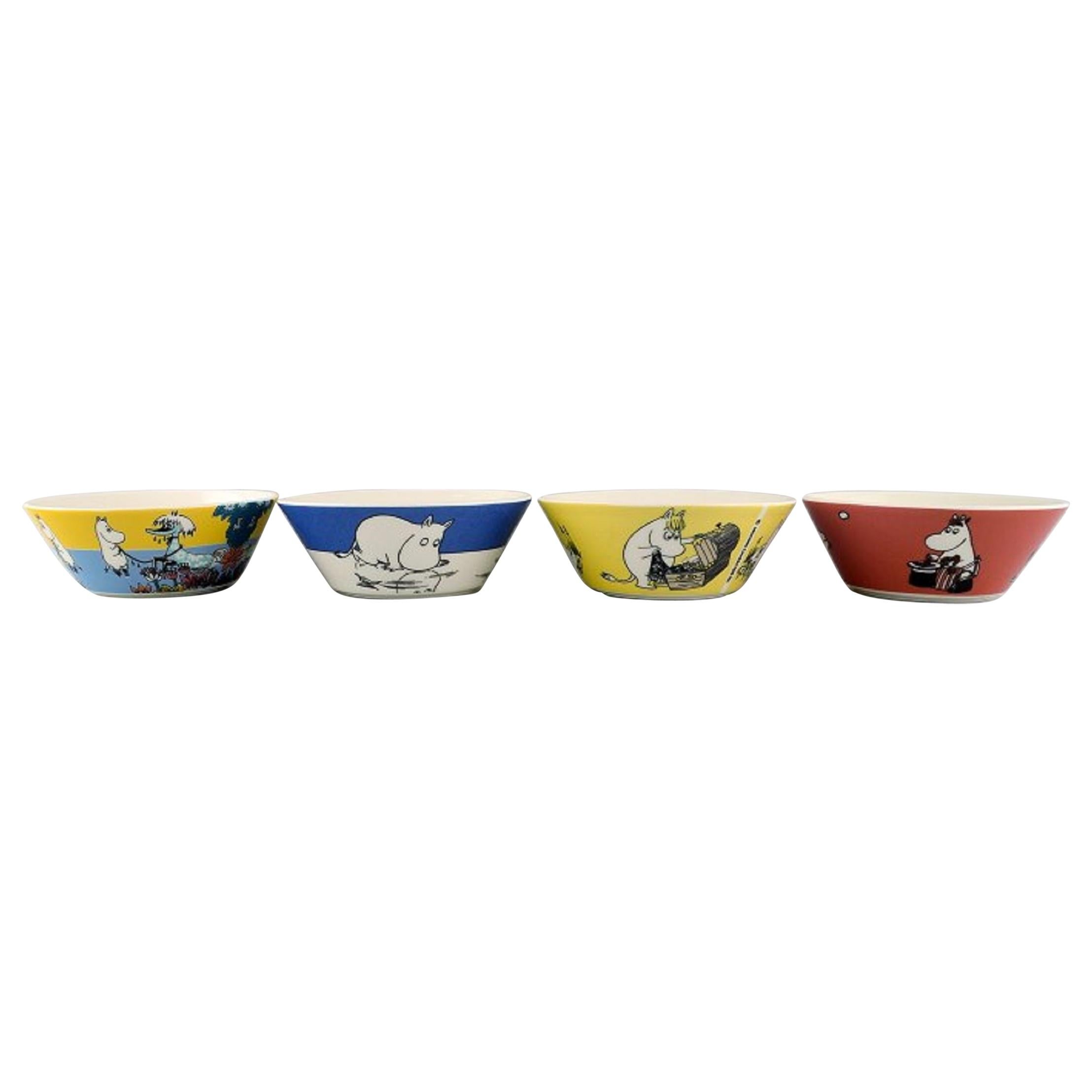 Arabia, Finlande, quatre bols en porcelaine à motifs de "Moomin"