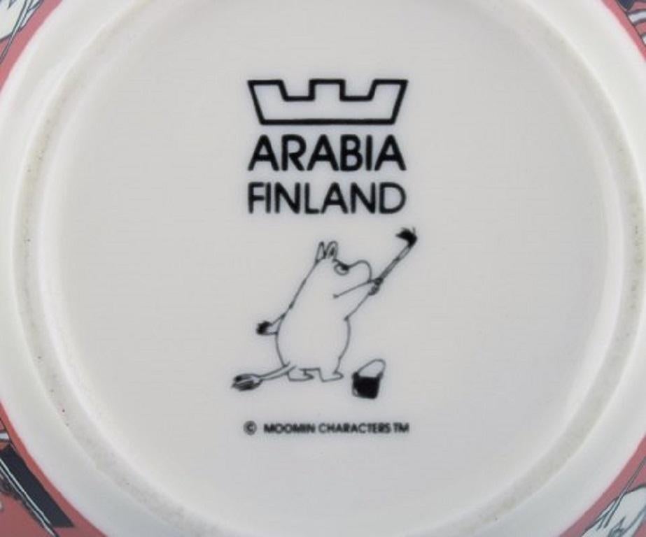 Arabia, Finlande, quatre bols en porcelaine à motifs de 