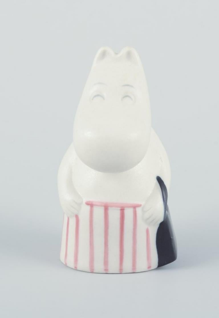 Arabia, Finlandia. Figurita de cerámica pintada a mano de Moominmamma de los Moomins. Finlandés en venta