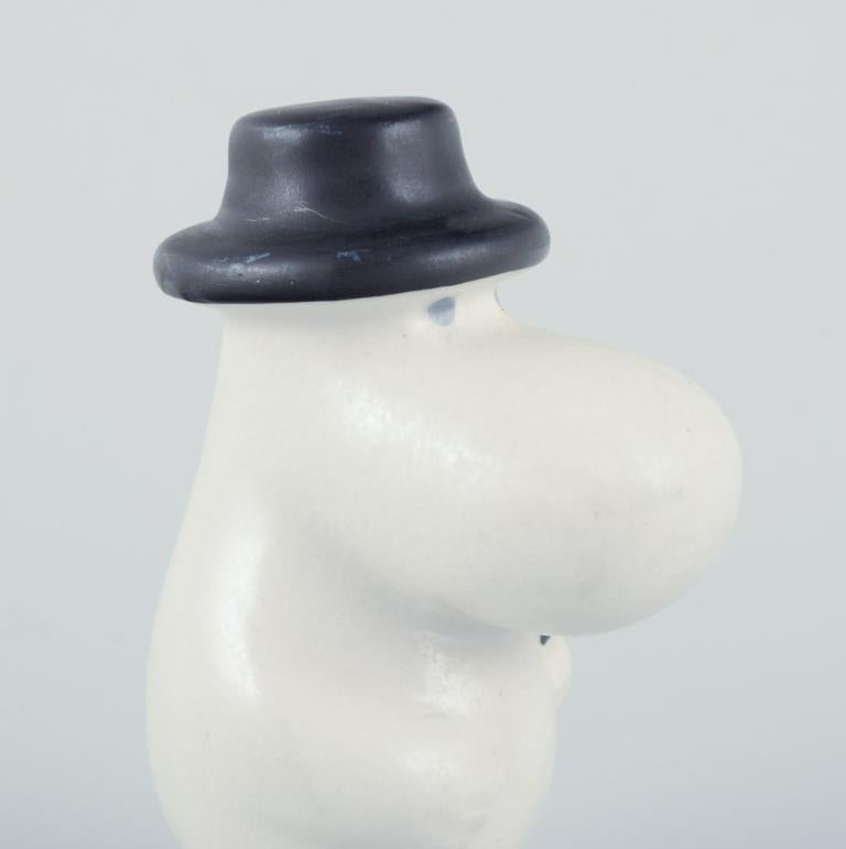 Arabia, Finlandia. Figurita de cerámica pintada a mano de Moominpappa de los Moomins. Glaseado en venta