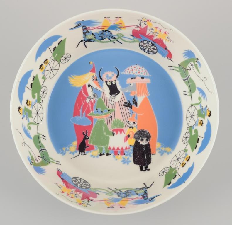 XXI secolo e contemporaneo Arabia, Finlandia. Grande ciotola in porcellana. Con le illustrazioni dei Moomins. in vendita