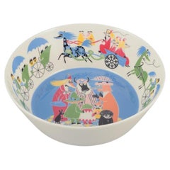 Arabia, Finlandia. Cuenco grande de porcelana. Con ilustraciones de los Moomins.