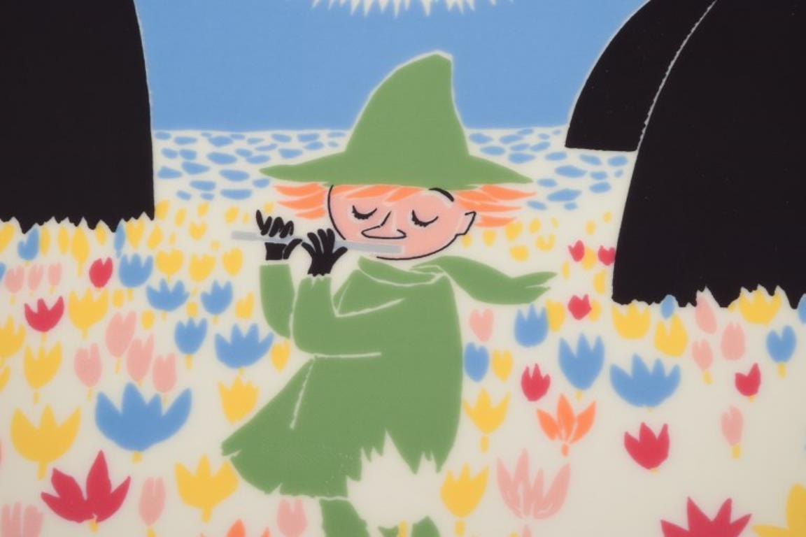 Arabien, Finnland. Großes Porzellantablett. Mit Illustrationen von den Moomins. (Finnisch) im Angebot