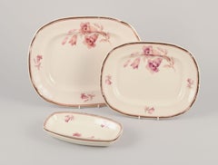 Arabia, Finland. Four pieces of ‘Myrna’ faience. Approx. 1940s