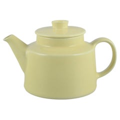 Arabia, Finland, teapot in yellow stoneware. 1960s.