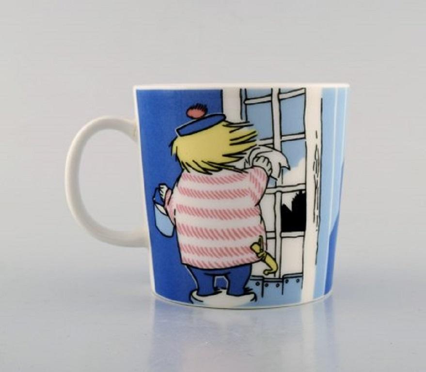 Arabia, Finlandia, Dos tazas de porcelana con motivos de 