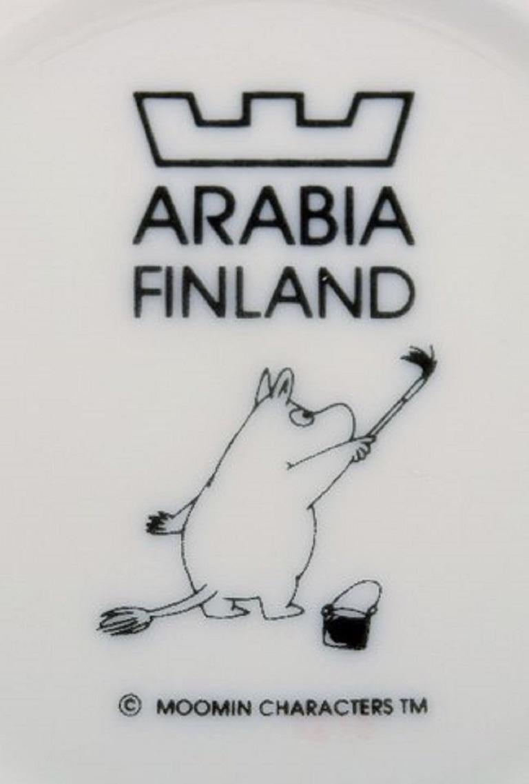 Arabien:: Finnland:: Zwei Tassen aus Porzellan mit Motiven aus 