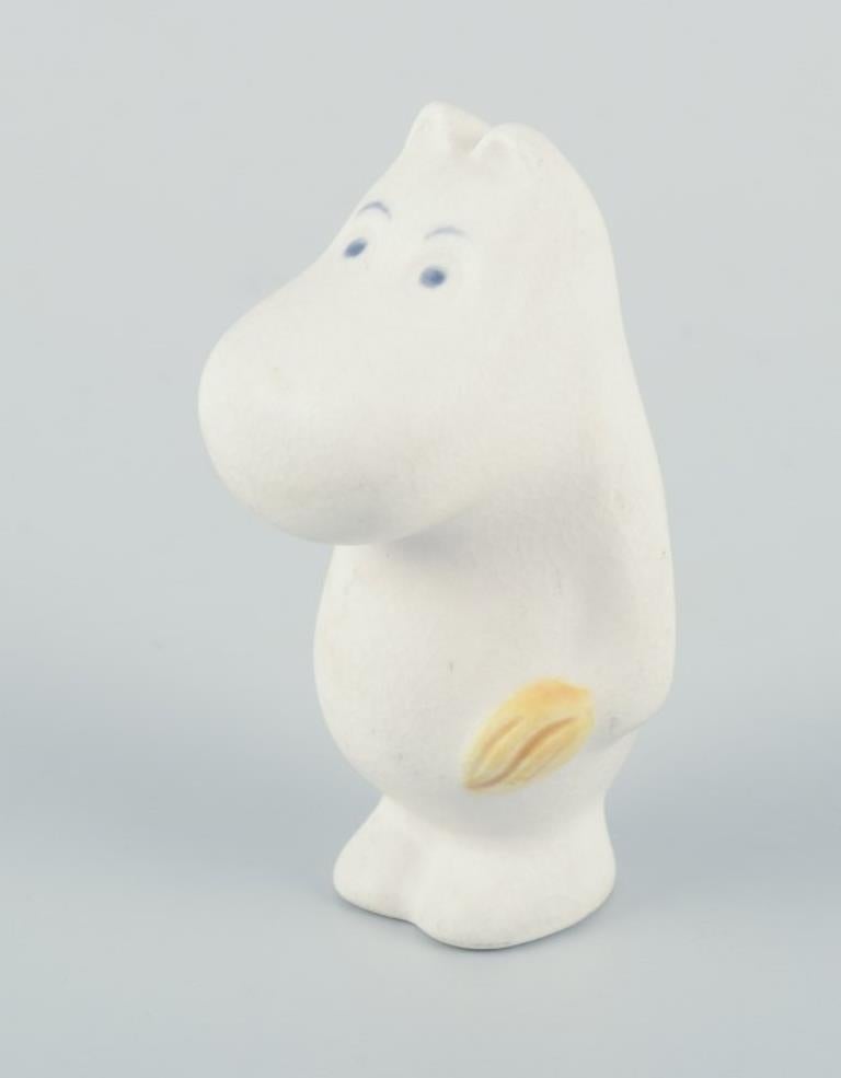 Finlandese Arabia, Finlandia. Due statuette dei Moomins in ceramica dipinta a mano. in vendita