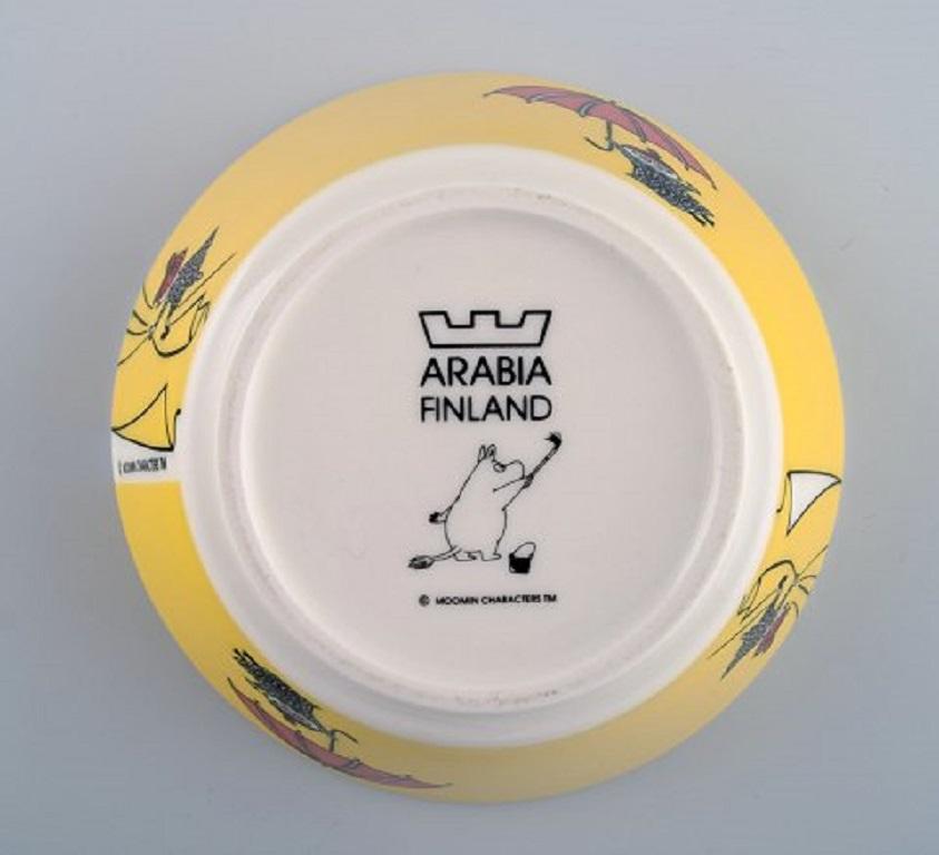 Arabia, Finnland, zwei Porzellanschalen mit Motiven aus „Moomin“ (20. Jahrhundert) im Angebot