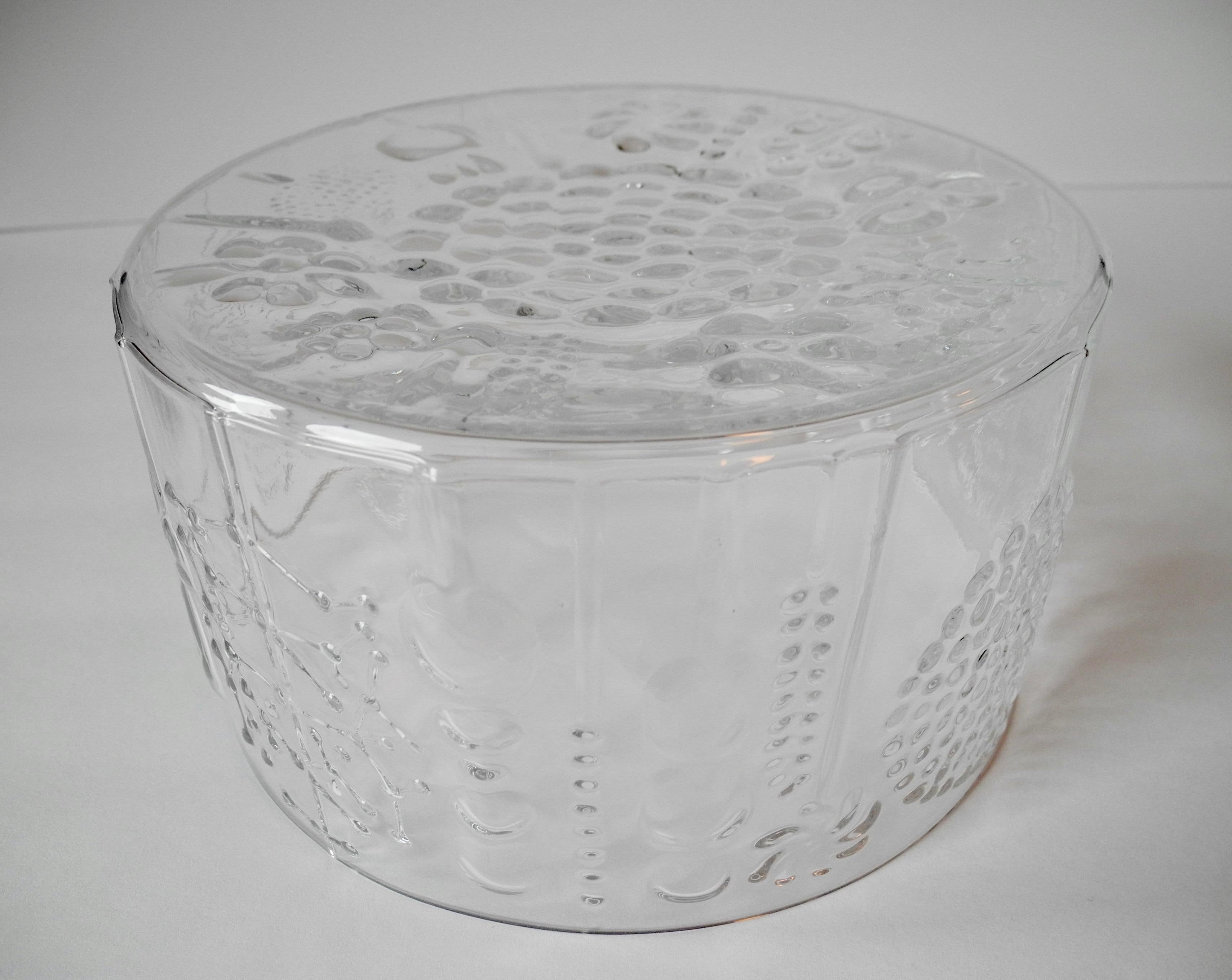 Arabia Iittala Nuutajarvi Flora Embossed Glass Bowl by Oiva Toikka, Finland In Excellent Condition For Sale In Hudson, NY