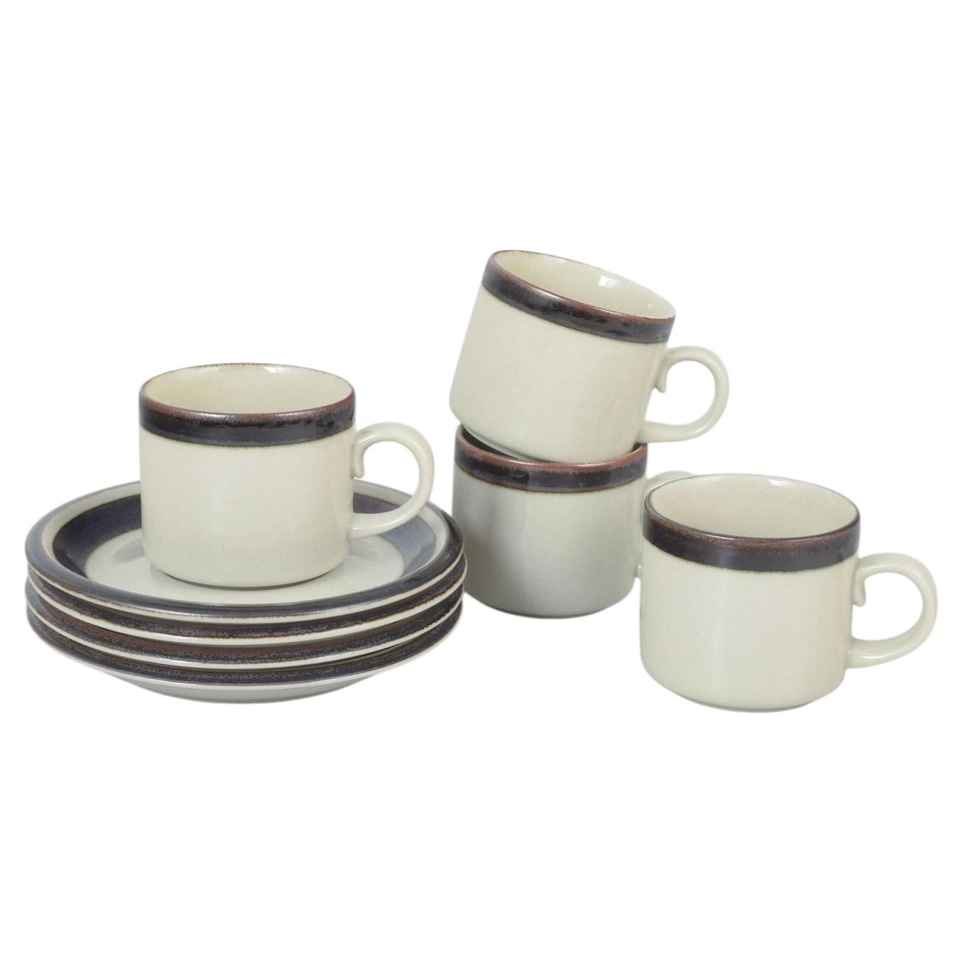 Arabia, Karelia series. Set of four tea cups with saucers in stoneware. 1970s