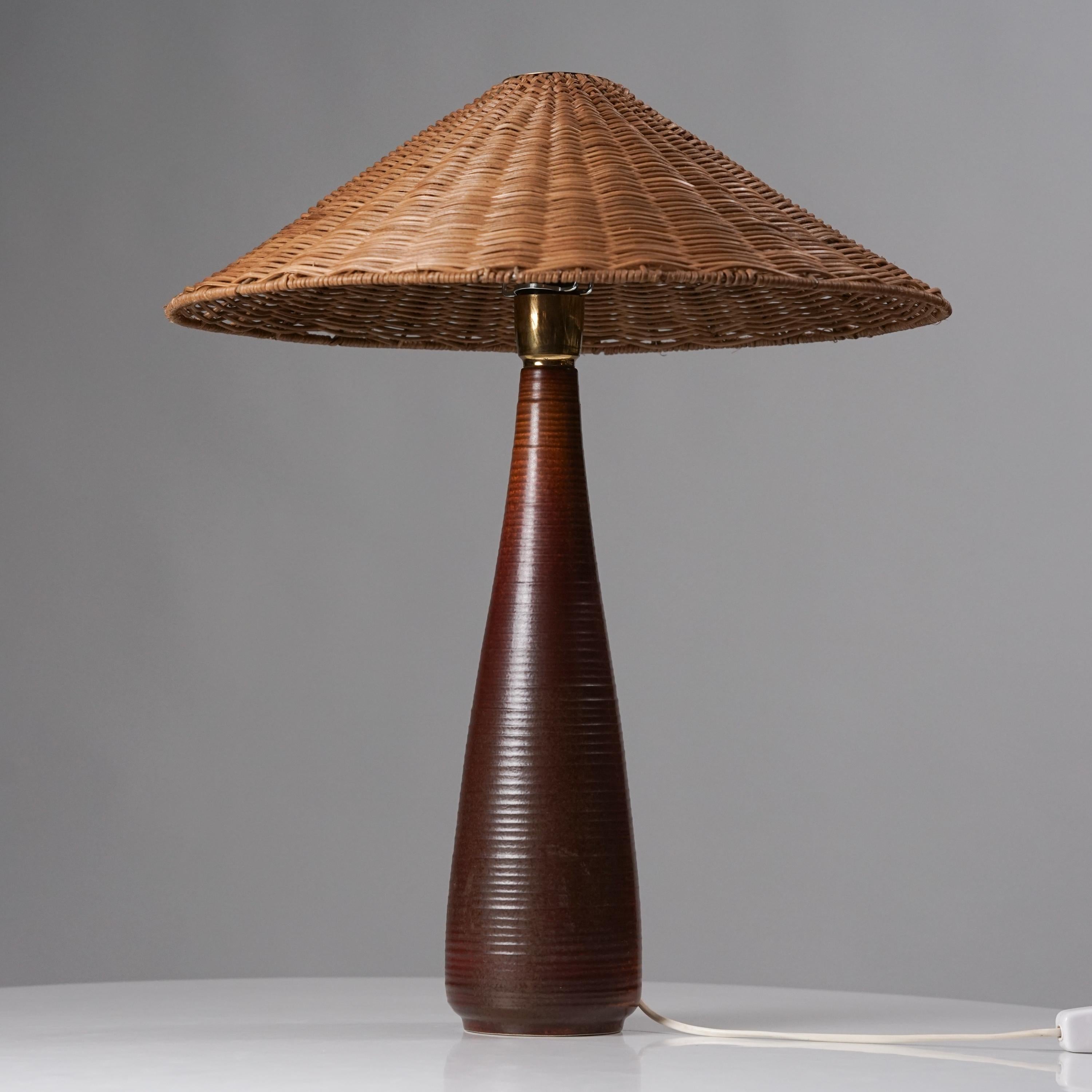 Scandinavian Modern Arabia Model 9-55 Table Lamp, 1950s For Sale