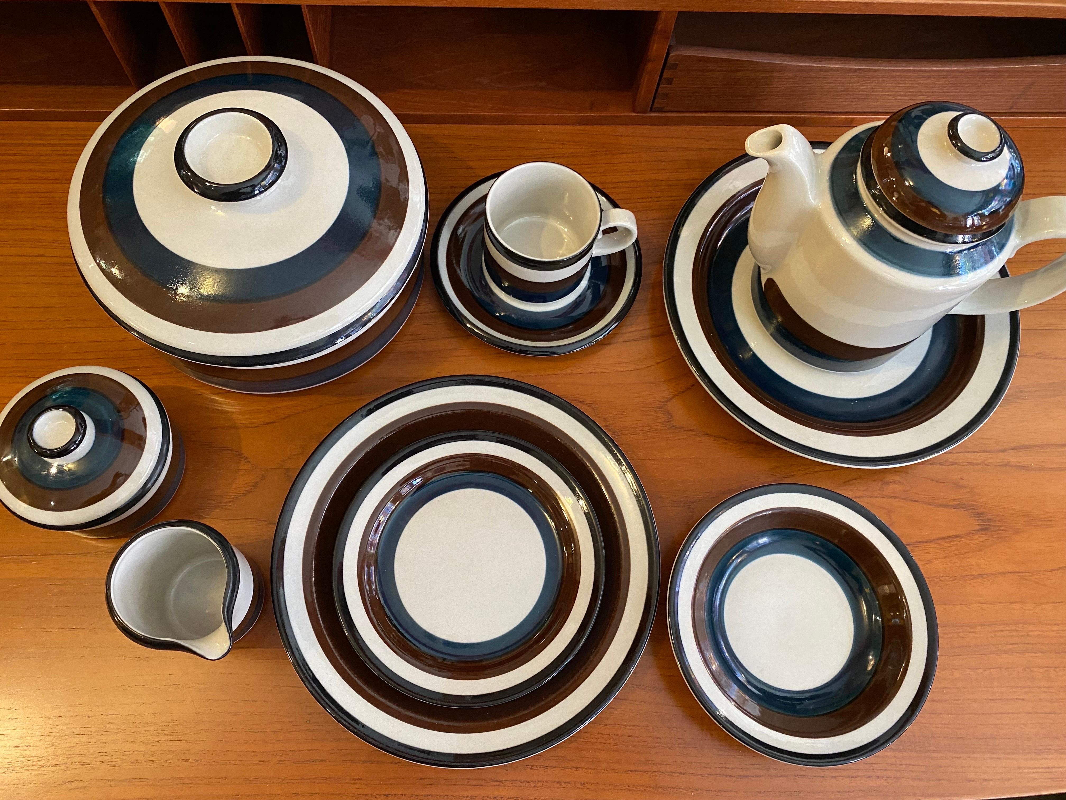 Beautiful set of Arabia of Finland, Kaira dish set for 12 place settings. Brown and blue stripes on a warm grey glaze.

(1) Casserole 8.25