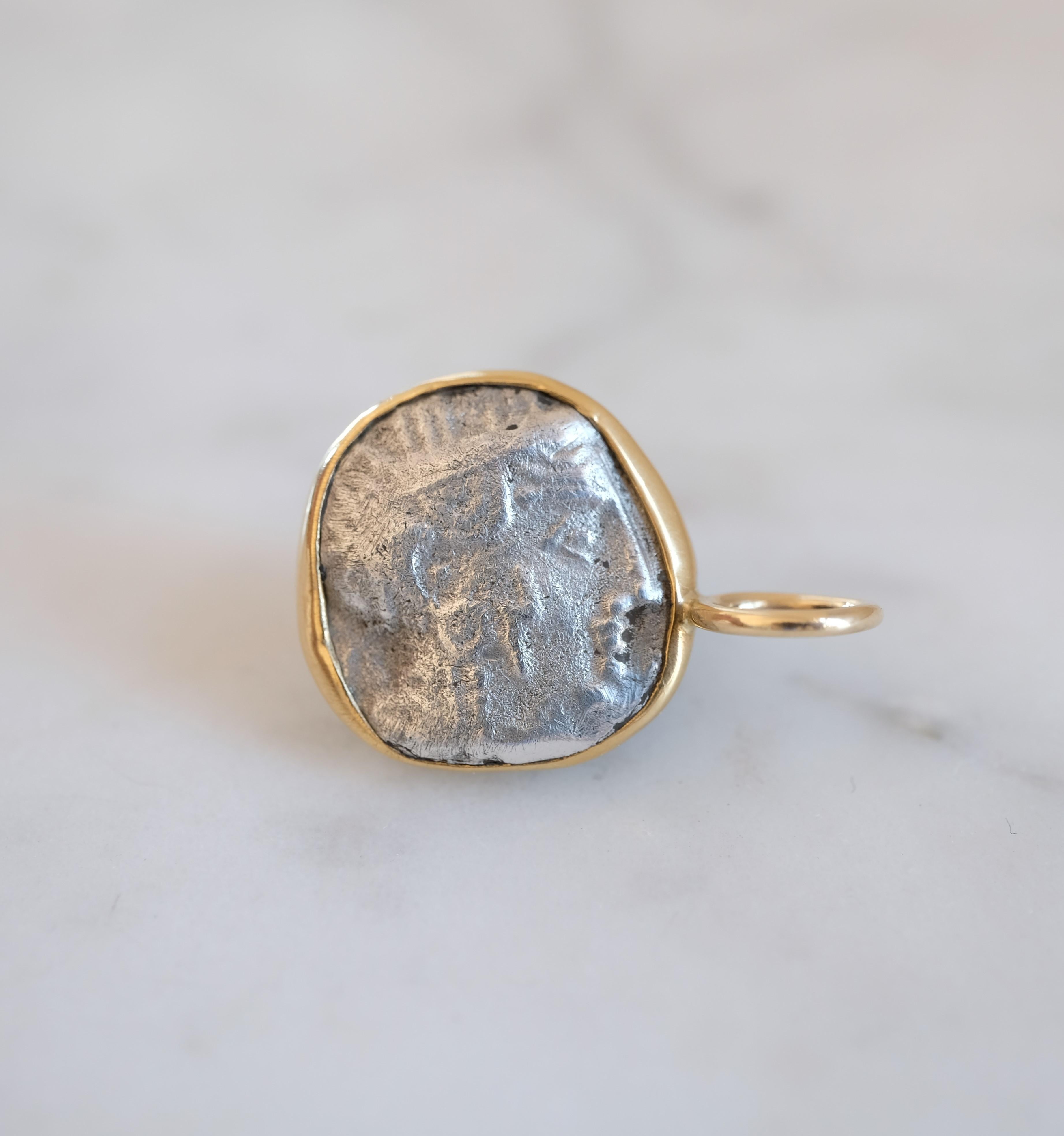 Arabia - Owl - 2300 Year Old Unique Coin in 22k Gold In New Condition In Chicago, IL