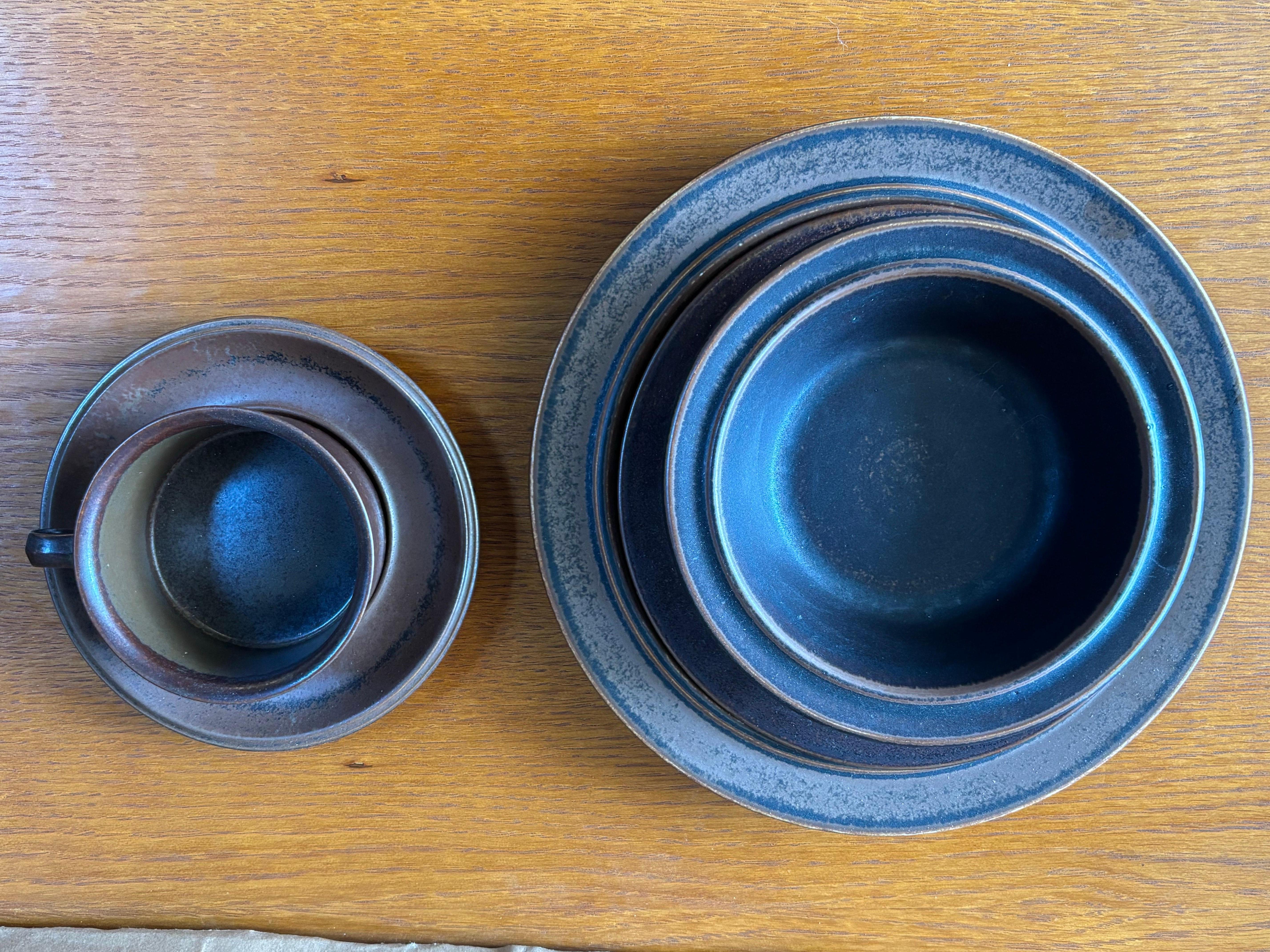 Arabia Stoneware Set 