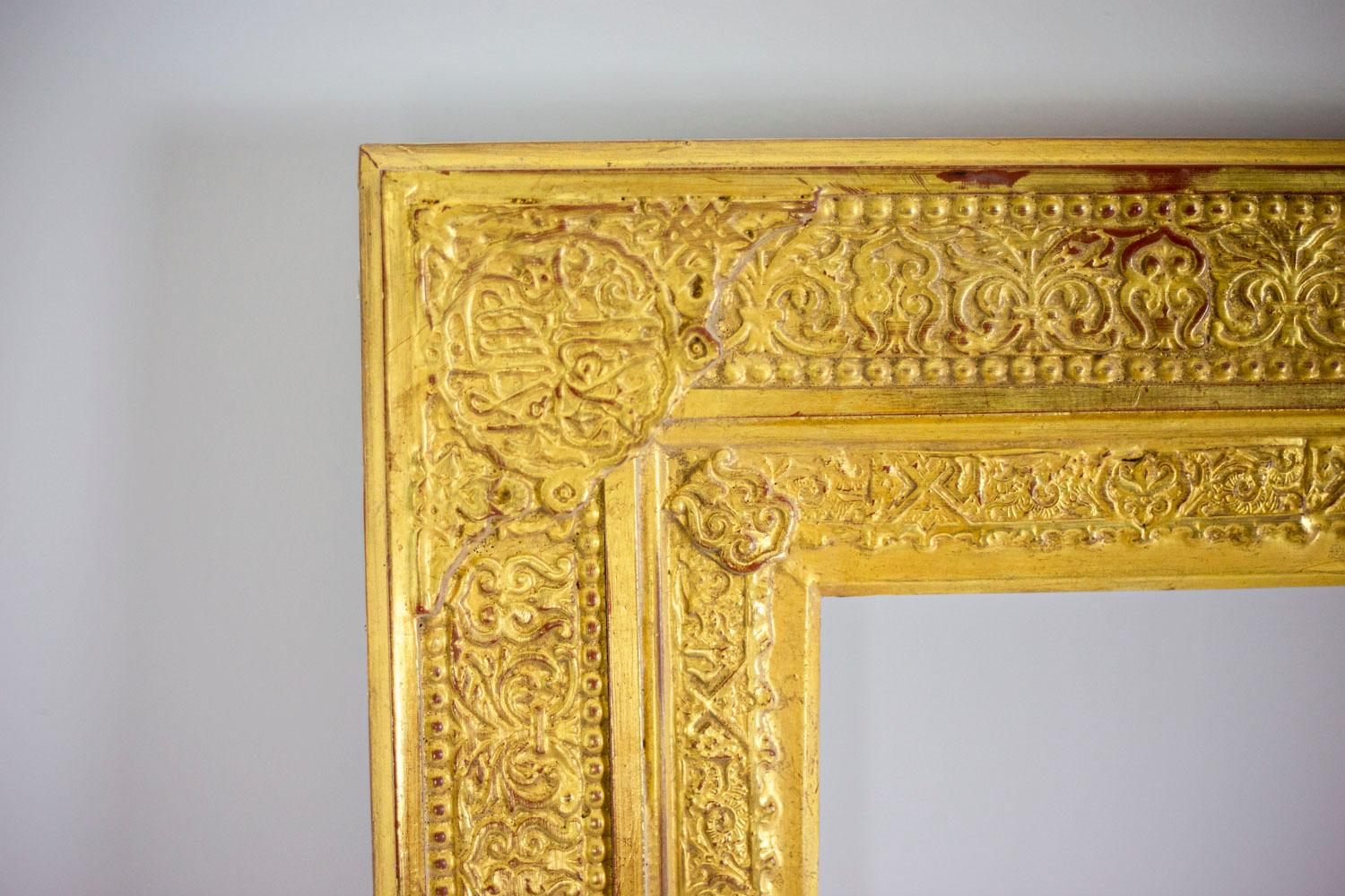 Cadre de style arabe en bois doré, 20e siècle État moyen - En vente à Saint-Ouen, FR
