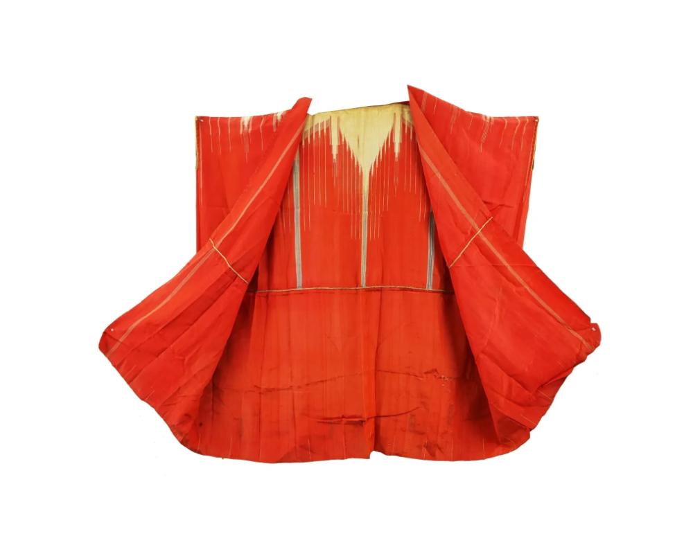 Arabic Islamic Moroccan Red And Gold Silk Robe In Good Condition For Sale In New York, NY