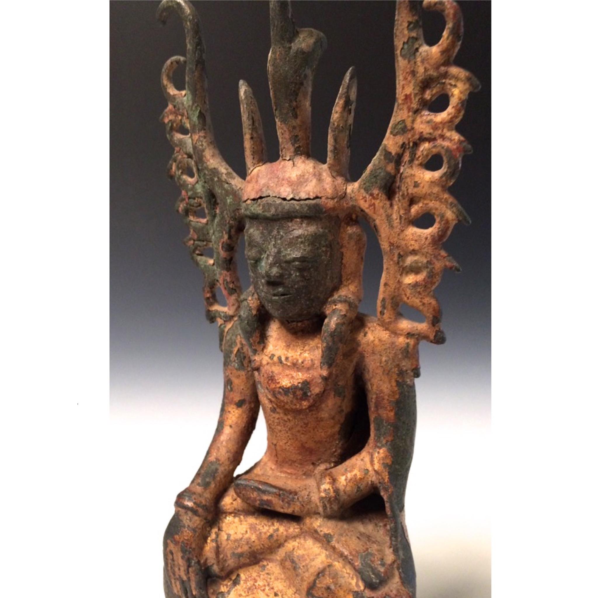Arakanese Gilt Lacquered Bronze Mahakyain phara (Royal Oath) Buddha Image For Sale 2