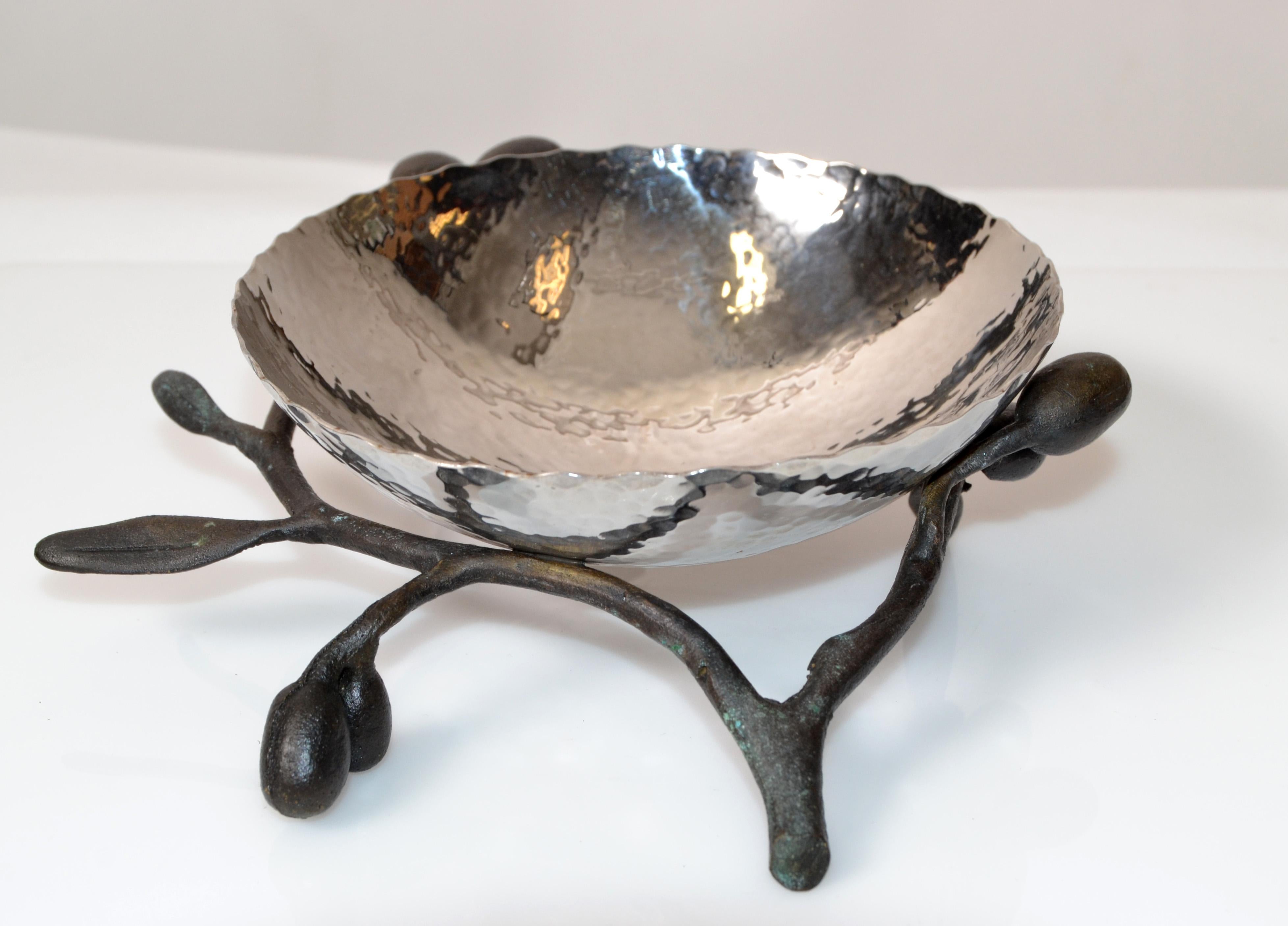 Michael Aram Art Deco hand-hammered nickel plated and bronze tree branch serving dish.
Elegant and great quality craftsmanship.
Marked at the Base.


