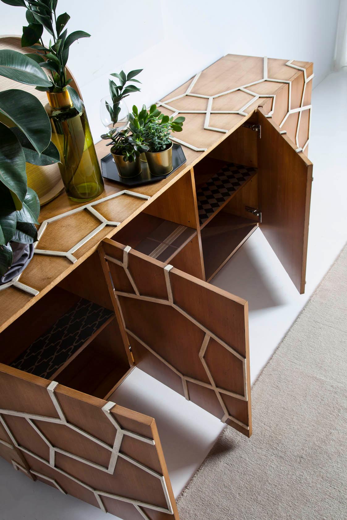 Credenza Araña, quattro ante, di Lola Glamour In condizioni Nuovo in vendita a Geneve, CH