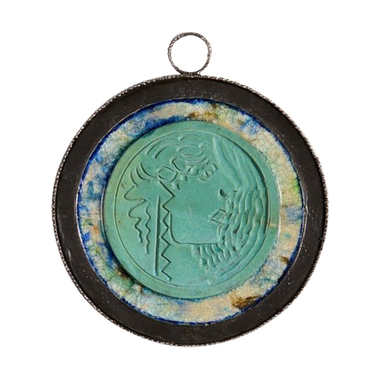 Arango & Lollar, Ancient Mirror (Grünes Profil), Wandskulptur