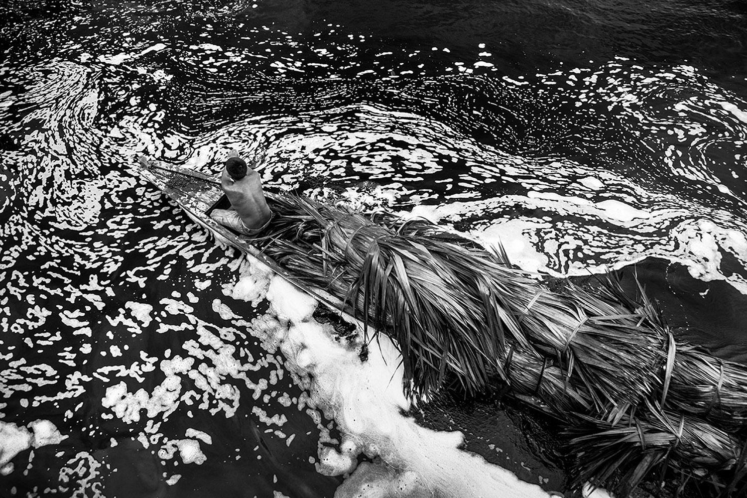 Araquém Alcântara Black and White Photograph - Baniwa II, Amazon, Brazil