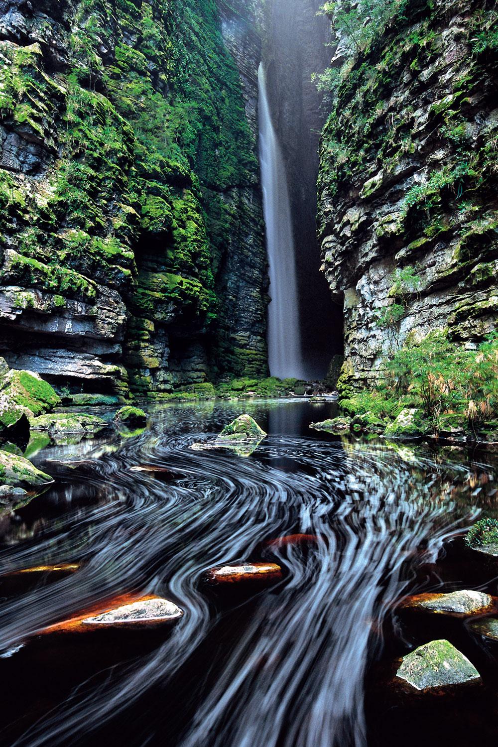 Araquém Alcântara Landscape Print - Fumacinha, Chapada Diamantina, Bahia, Brazil