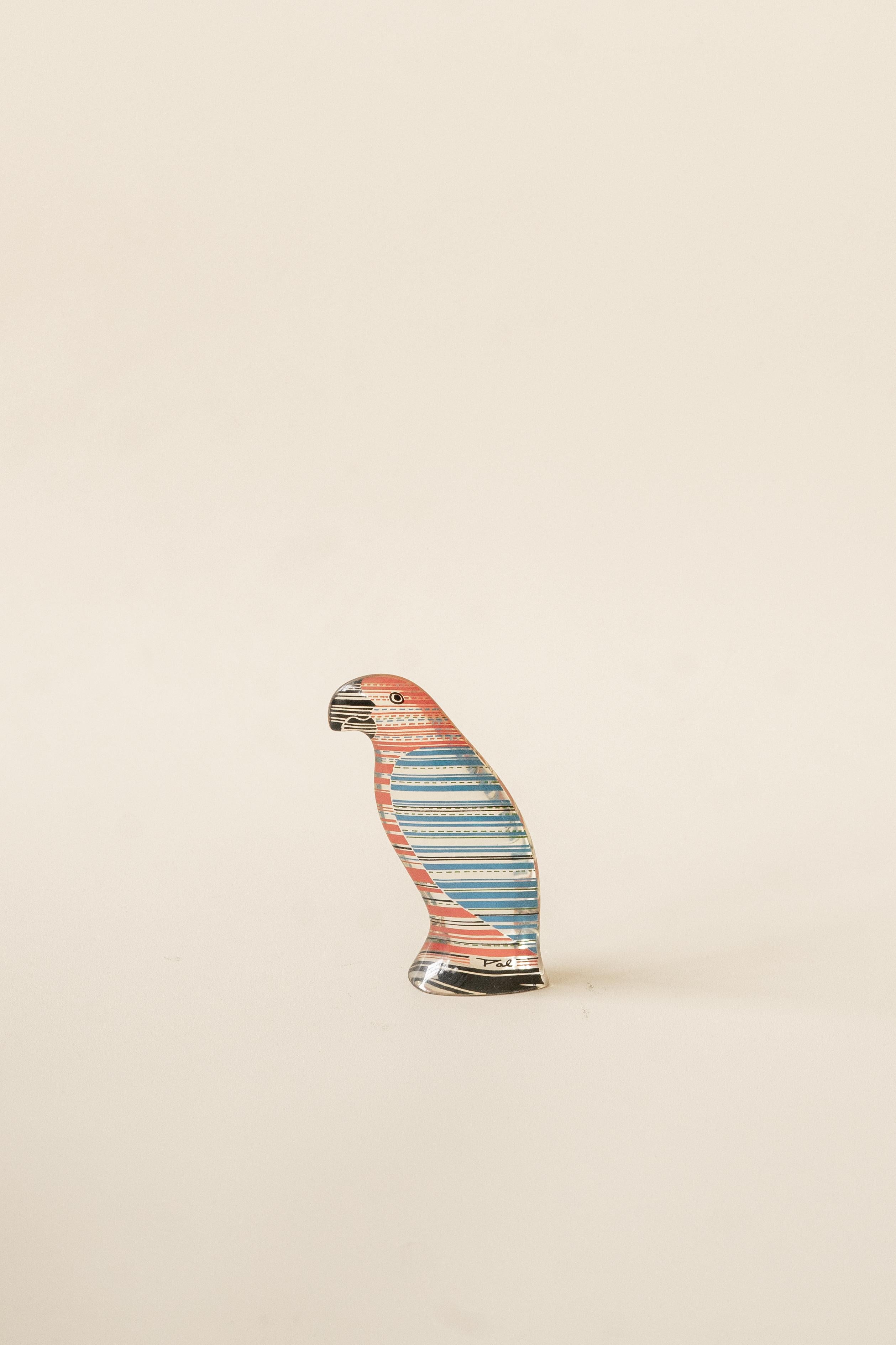 Questo pezzo è una delle sculture vintage da collezione in lucite di Abraham Palatnik (1928-2020), ispirate alla fauna brasiliana. Tutti realizzati in acrilico e pigmento. Era un artista e inventore noto come uno dei pionieri dell'arte cinetica e