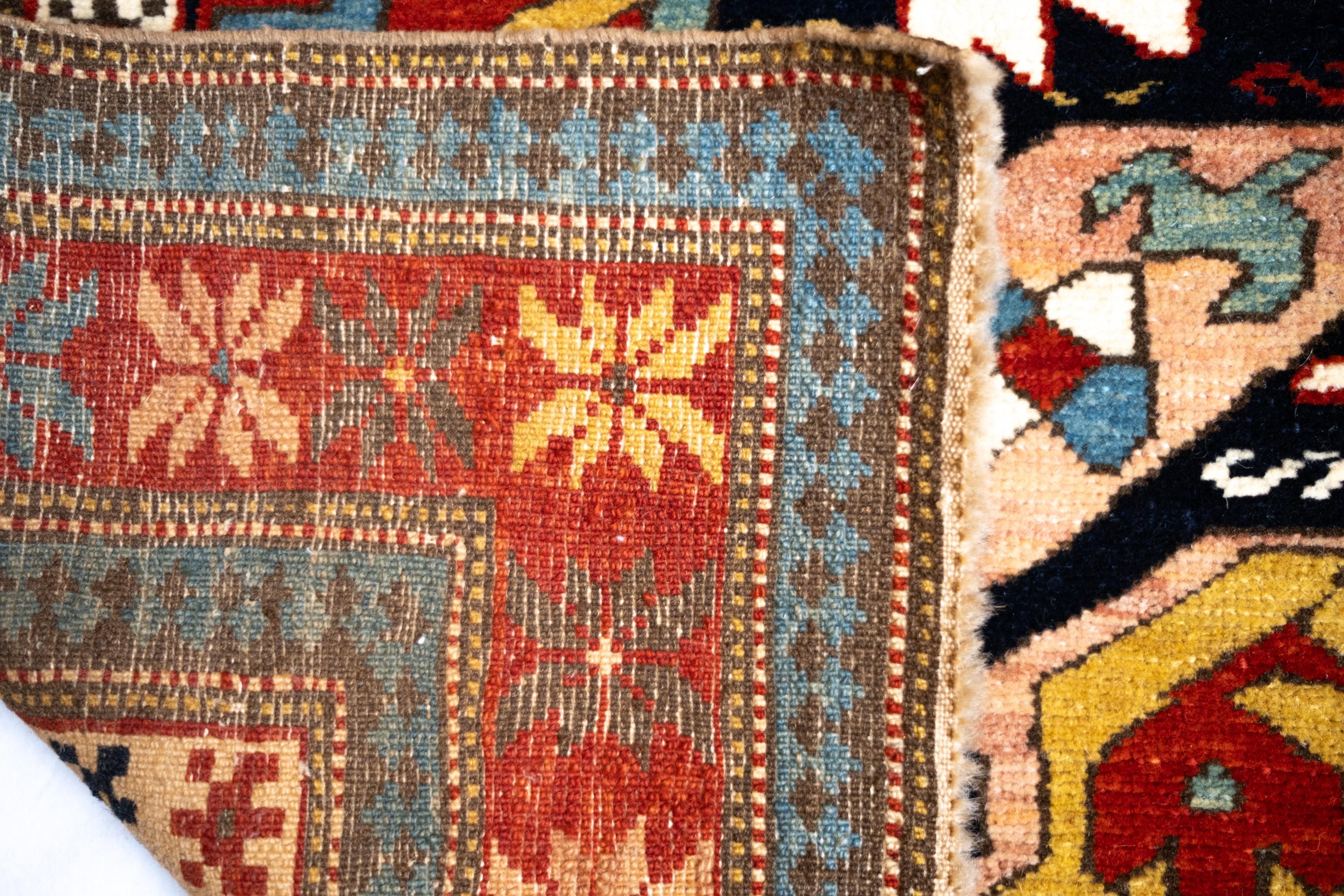 Ararat Rugs Tapis Alpan Kuba Caucasien A.I.C. Revive Tapis Teint Naturel en vente 2