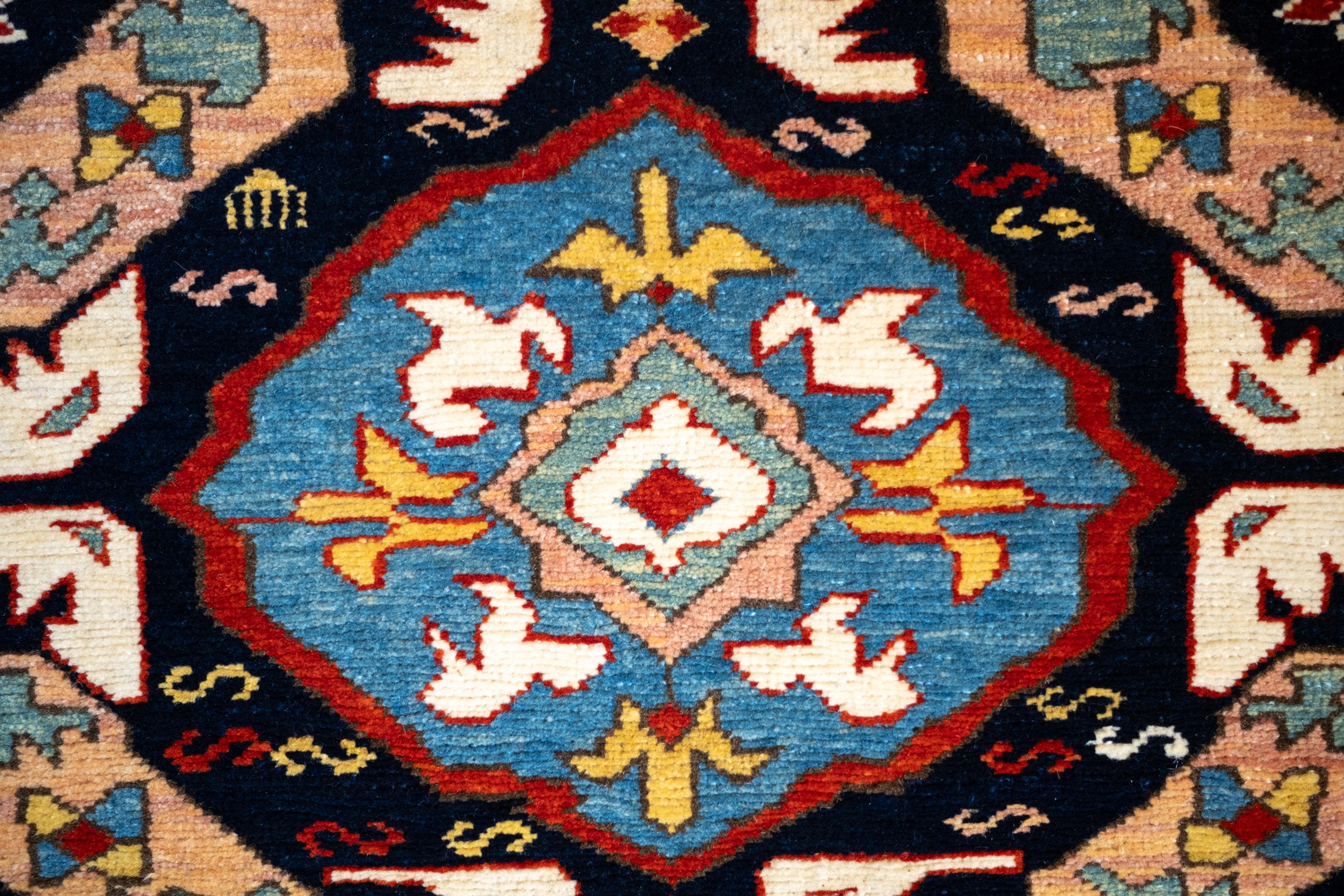 Ararat Rugs Tapis Alpan Kuba Caucasien A.I.C. Revive Tapis Teint Naturel en vente 1