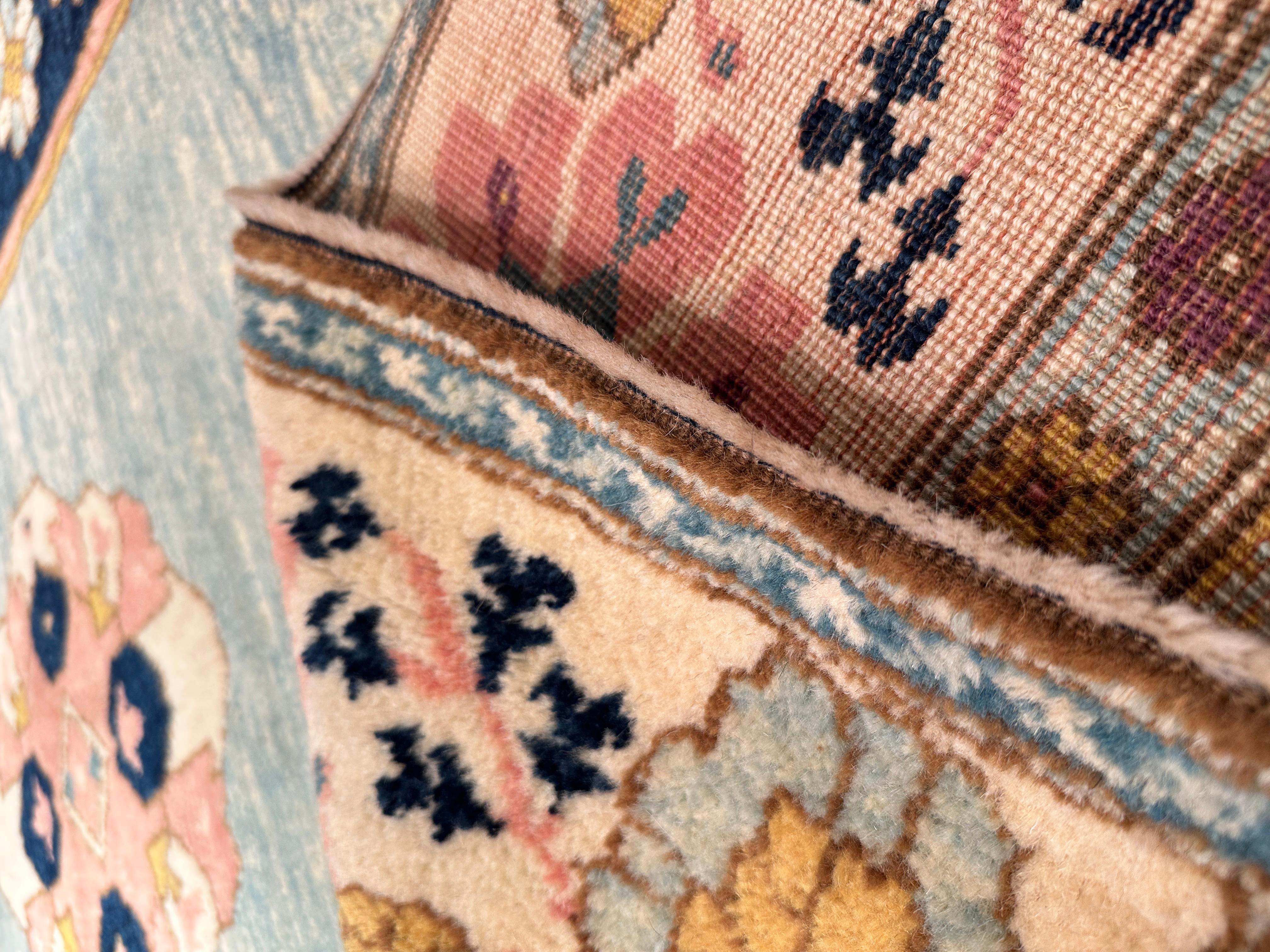Oushak Ararat Rugs Tappeto a medaglione dell'Anatolia, Tappeto revival del XVIII secolo, tinto naturale in vendita