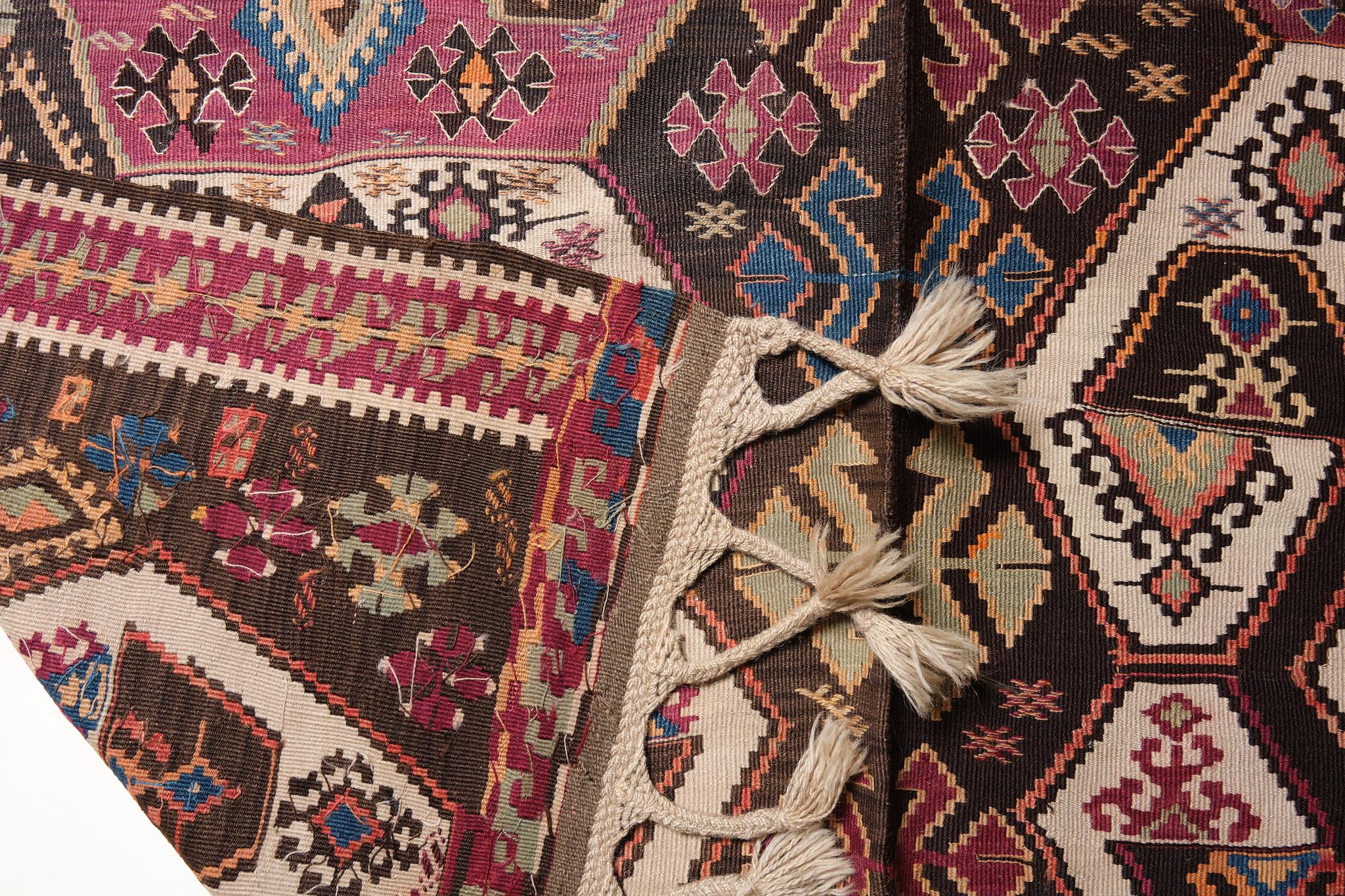 Antique Konya Kilim Central Anatolian Rug Turkish Carpet In Good Condition For Sale In Tokyo, JP
