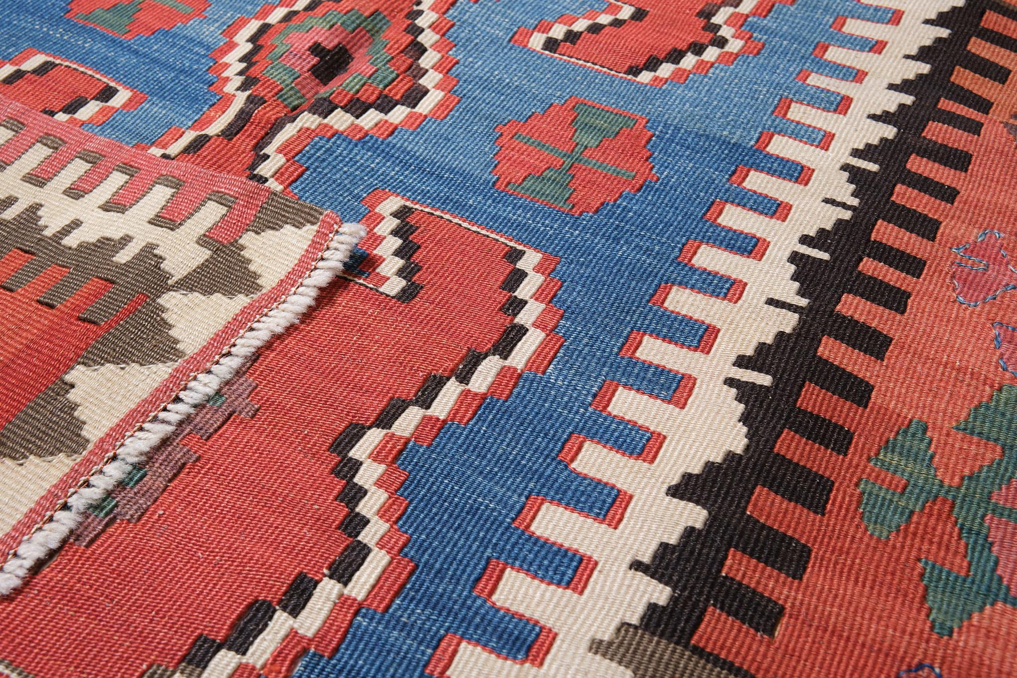 Antiker Konya-Kelim Central Anatolian-Teppich Türkischer Teppich im Zustand „Gut“ im Angebot in Tokyo, JP