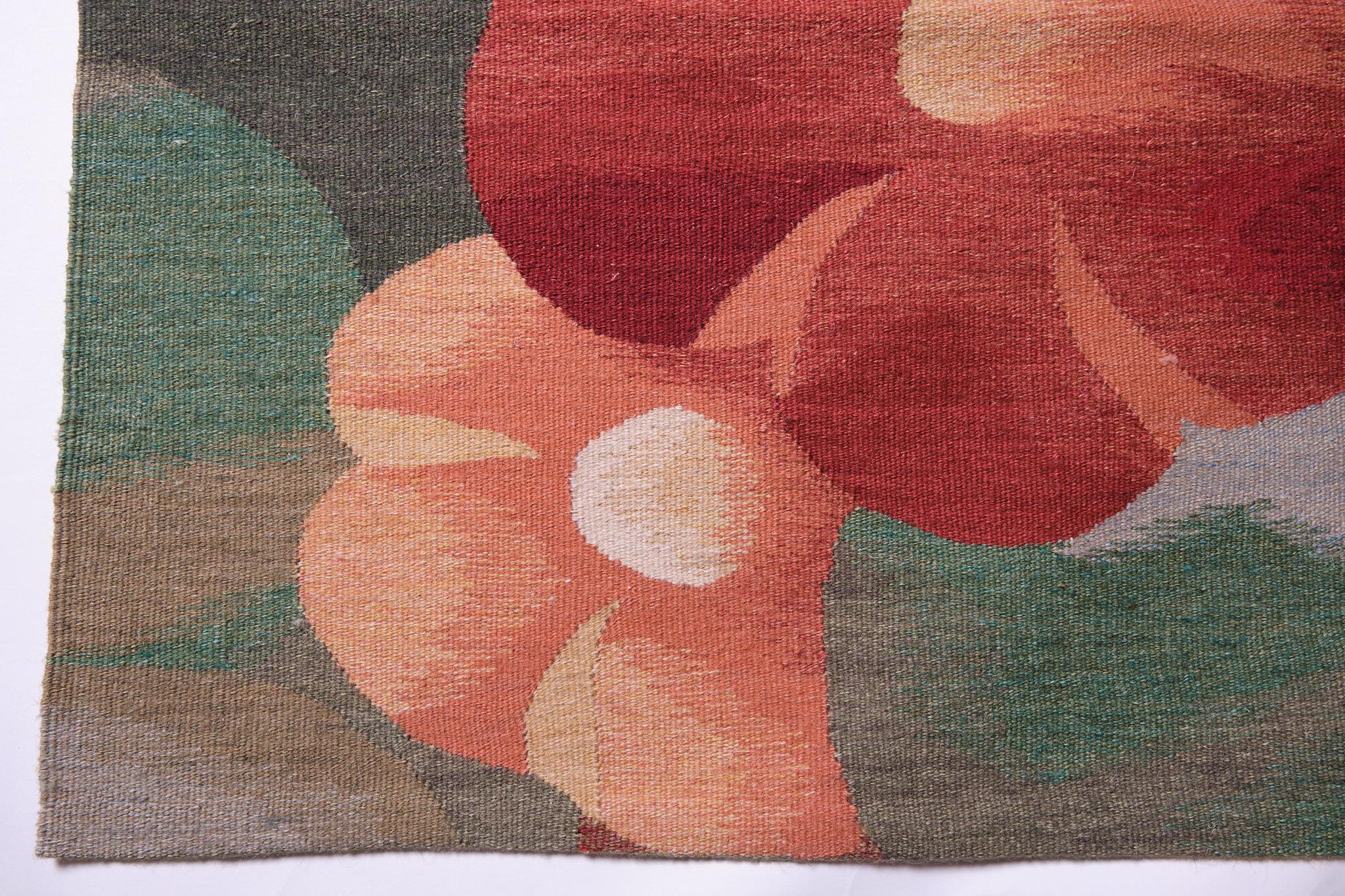 Dies ist ein moderner flachgewebter Kilim-Teppich aus der Türkei mit einer seltenen und schönen Farbkomposition.

Es handelt sich um einen modernen neuen Kelim, der modernes Design mit traditionellen Kelimherstellungsmethoden wie Wollqualität,