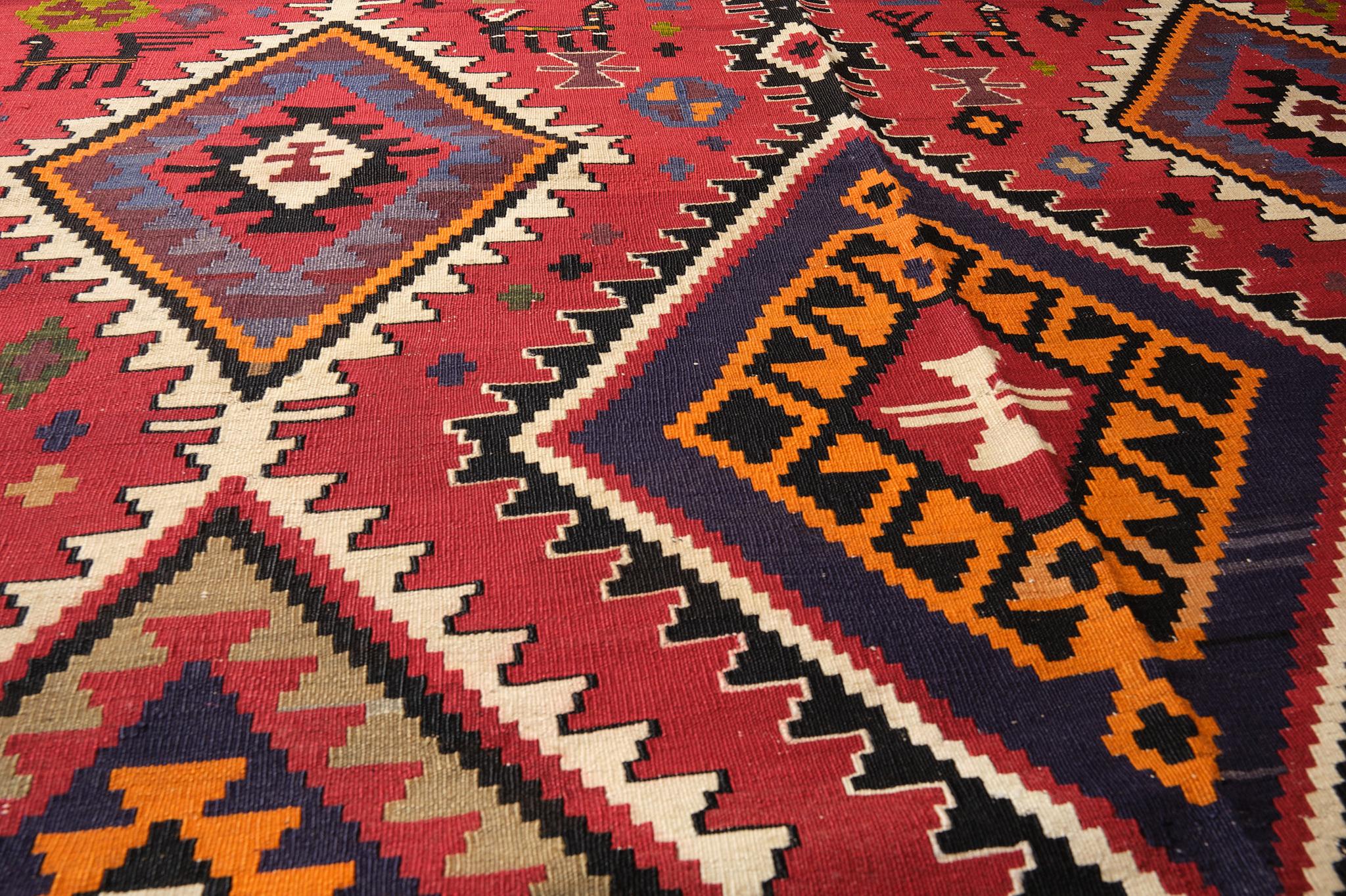 Old Kuba Kilim Rug, Caucasian Carpet In Good Condition For Sale In Tokyo, JP