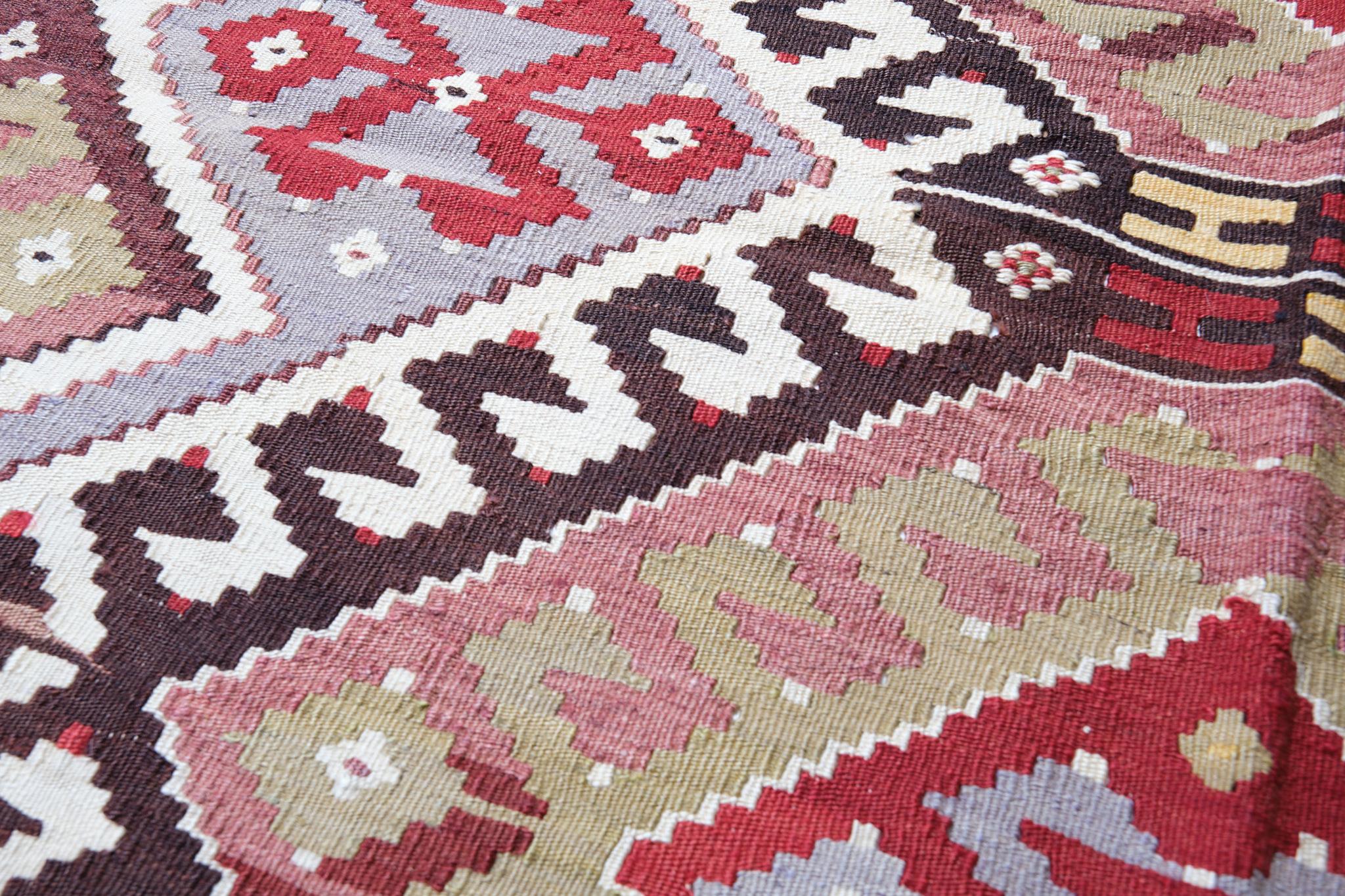 Vintage Antalya Kilim Rug Old Anatolian Turkish Carpet In Good Condition For Sale In Tokyo, JP