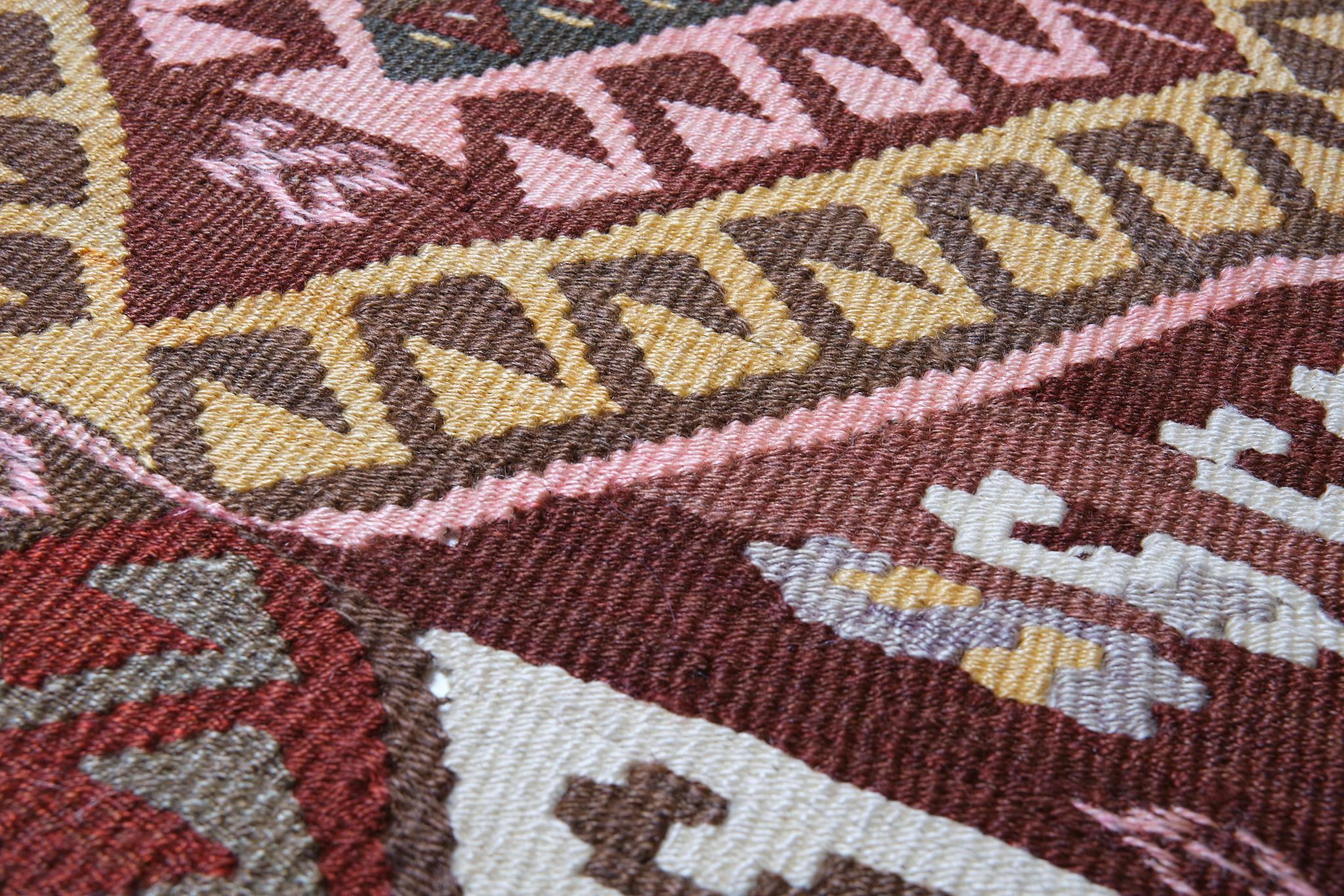 Vintage Kars Kilim Rug Old Anatolian Turkish Carpet In Good Condition For Sale In Tokyo, JP