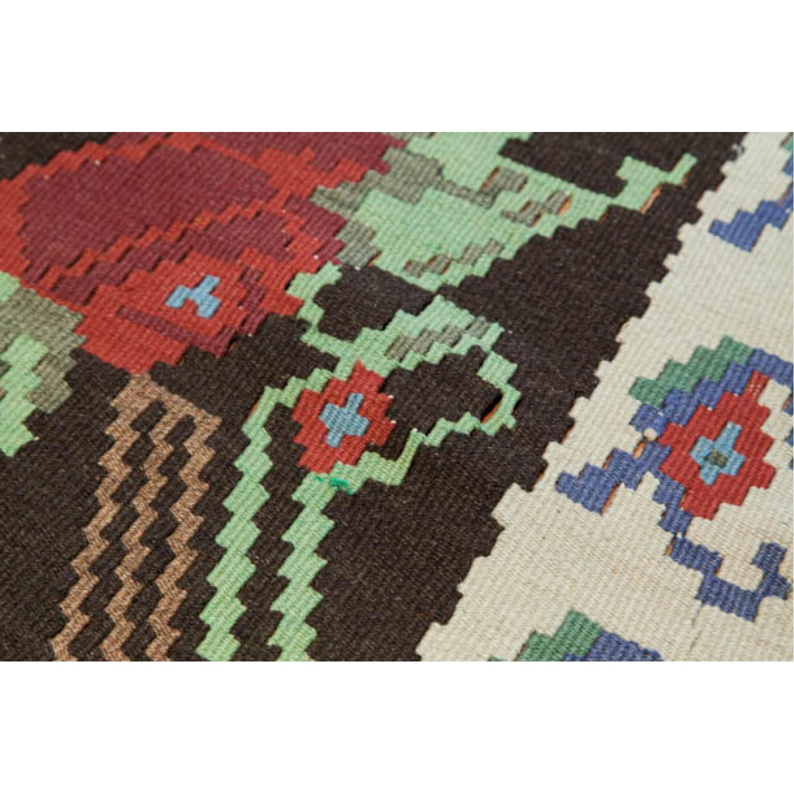 Vintage Old Bessarabian Kilim Rug, Bulgarian Carpet In Good Condition For Sale In Tokyo, JP
