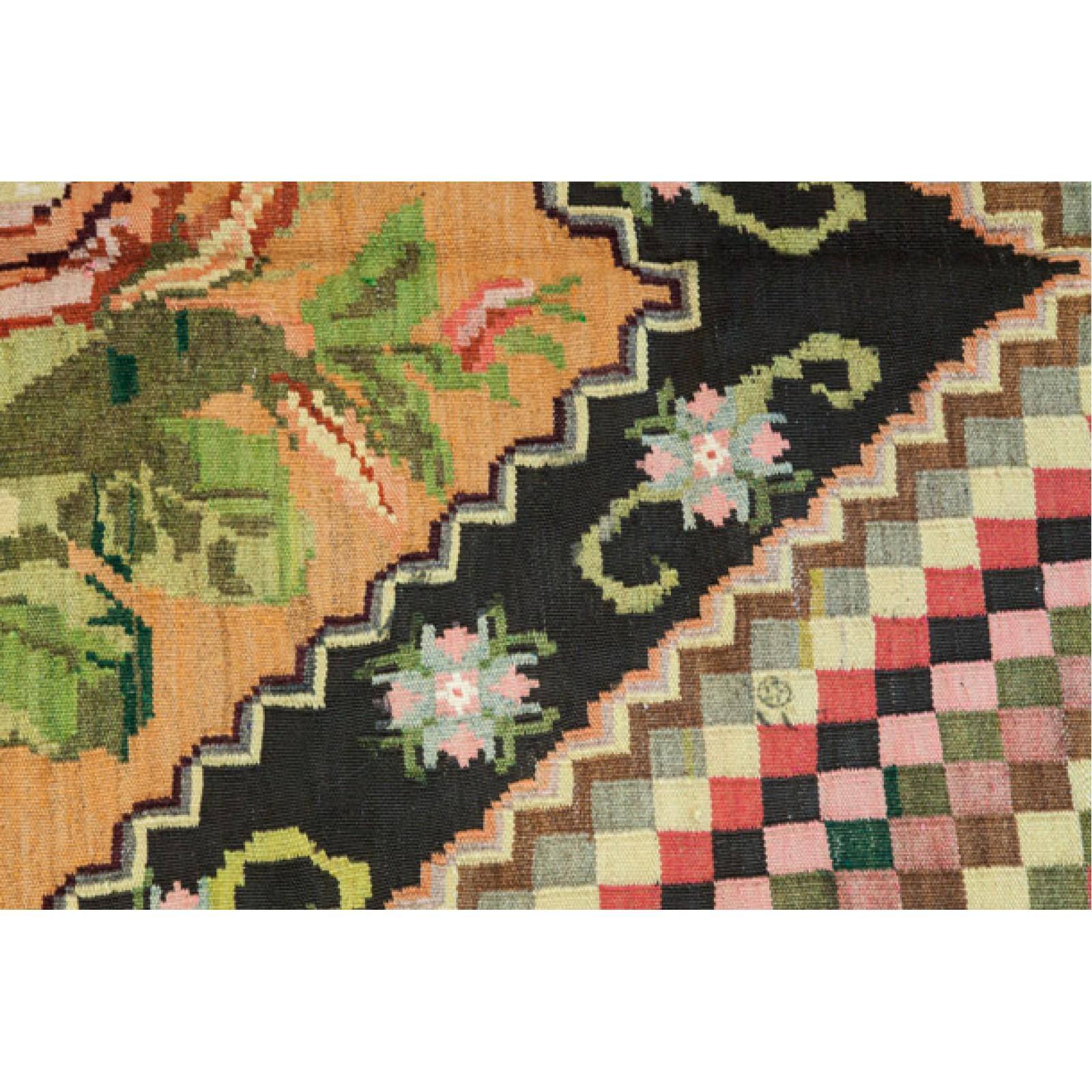 Vintage Old Bessarabian Kilim Rug, Moldovan Carpet In Good Condition For Sale In Tokyo, JP