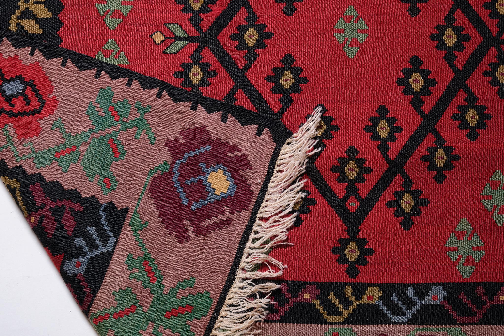 Hand-Woven Vintage Sarkoy Kilim Rug, Turkish Carpet For Sale
