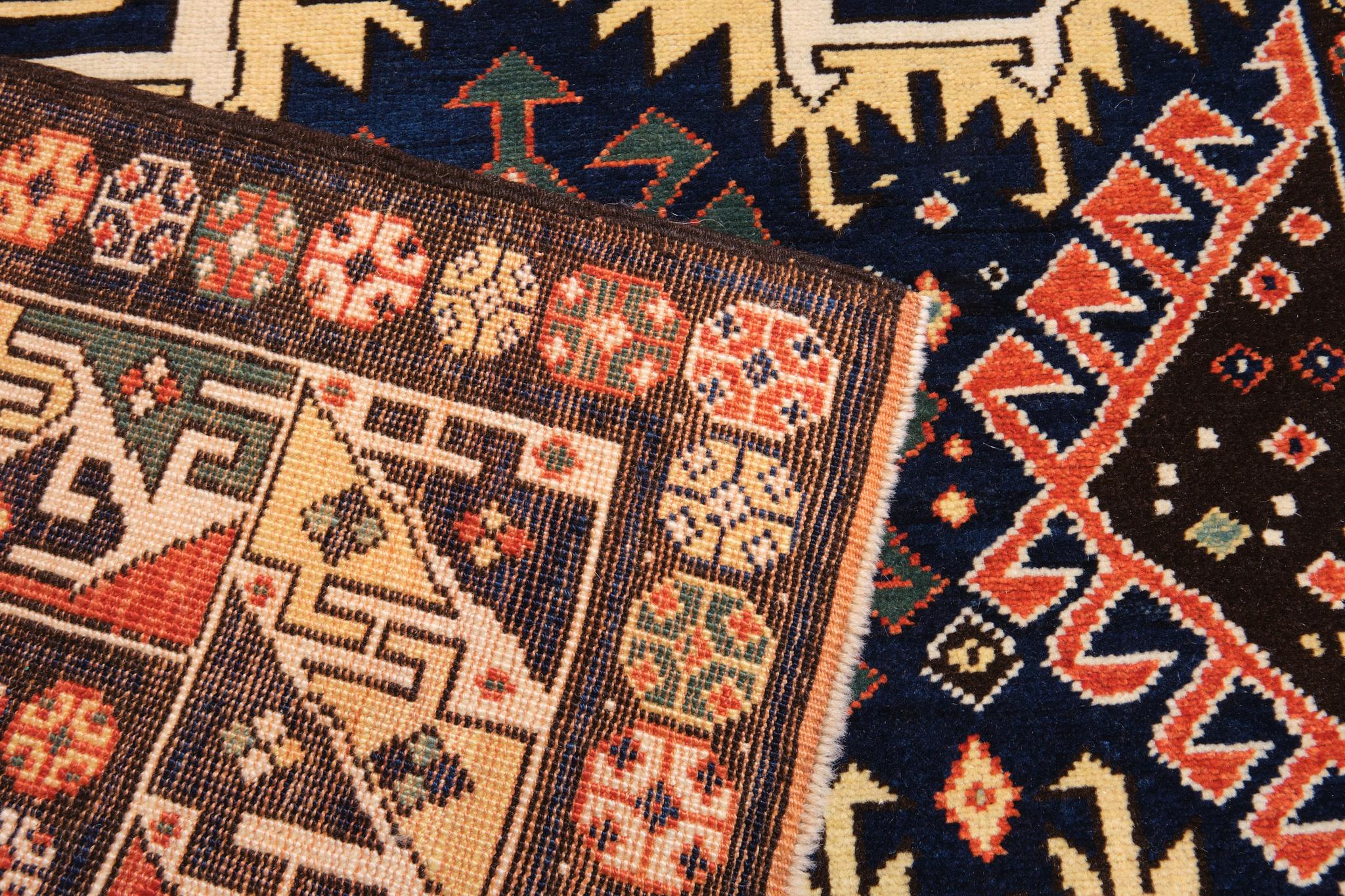 Ararat Rugs Derbend Kazak Teppich, 19. Jh. Kaukasischer Wiedergeburtsteppich Natürlich gefärbt (Pflanzlich gefärbt) im Angebot